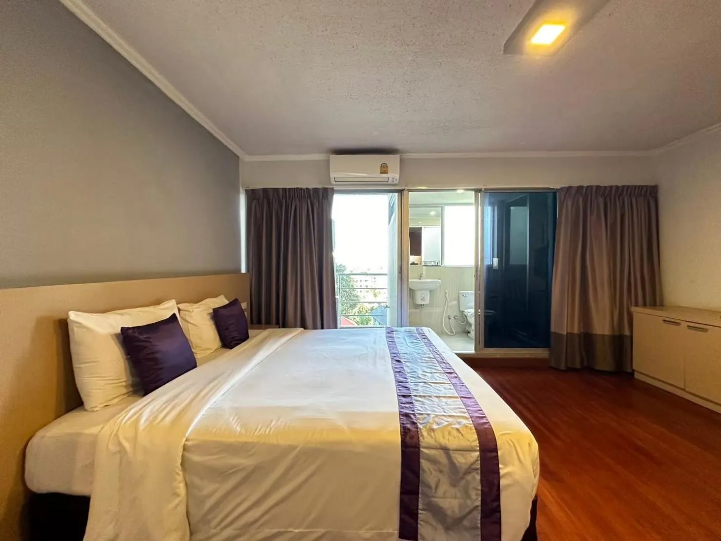 Bed in The Step Sathon