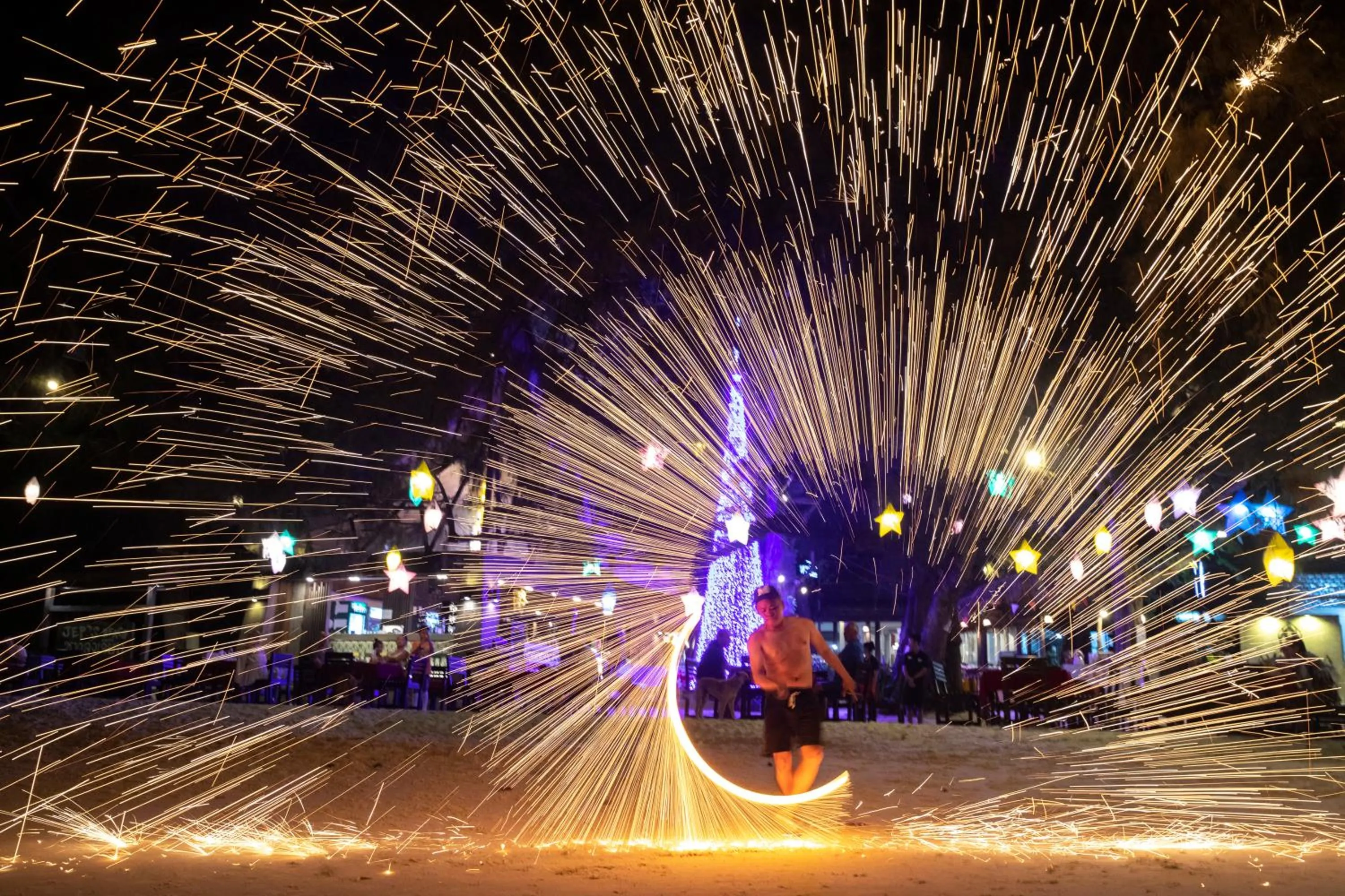 Evening entertainment in Avatara Resort