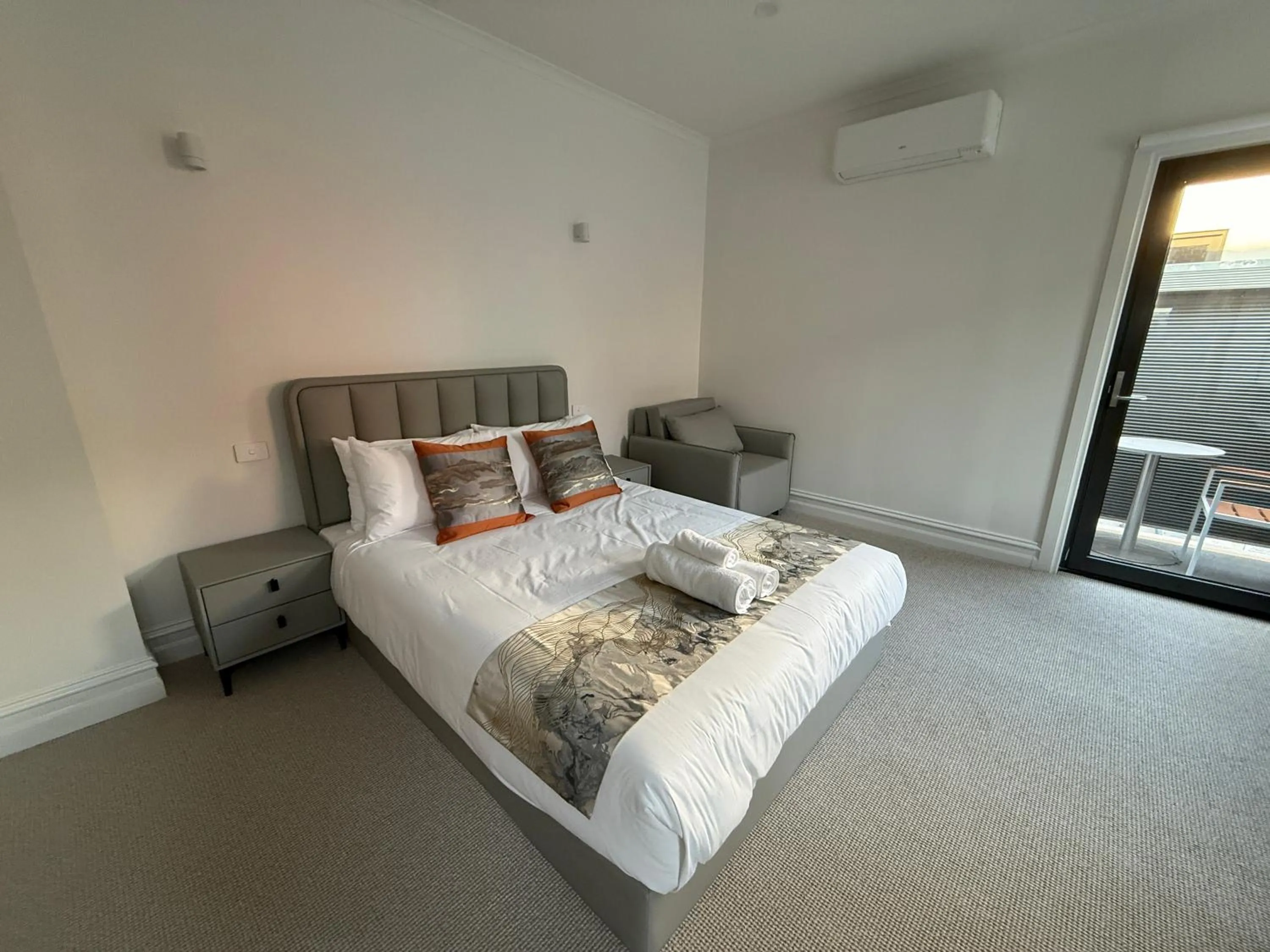 Bed in Sixty Two On Grey Serviced Apartments