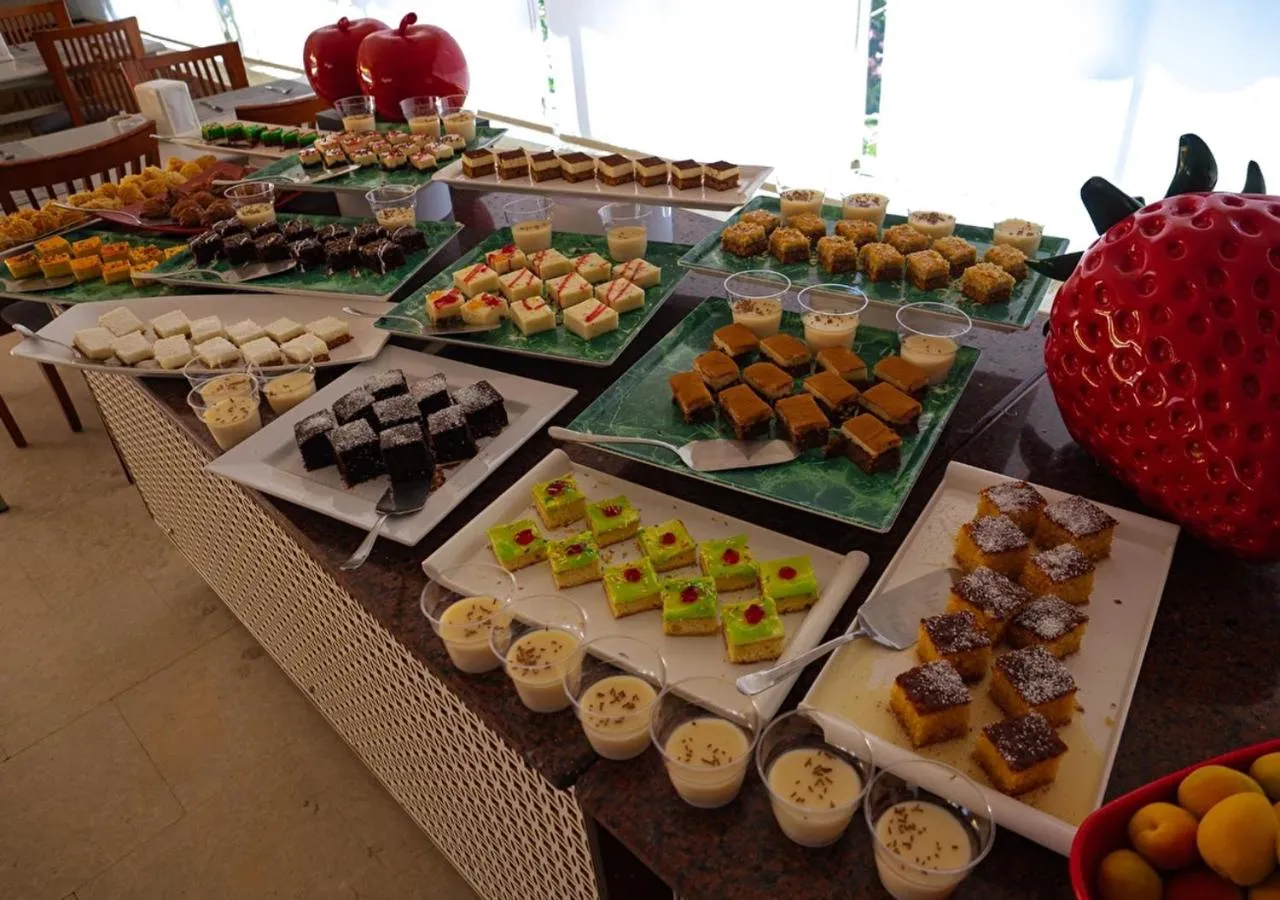 Food and drinks in Valeri Beach Hotel - All Inclusive