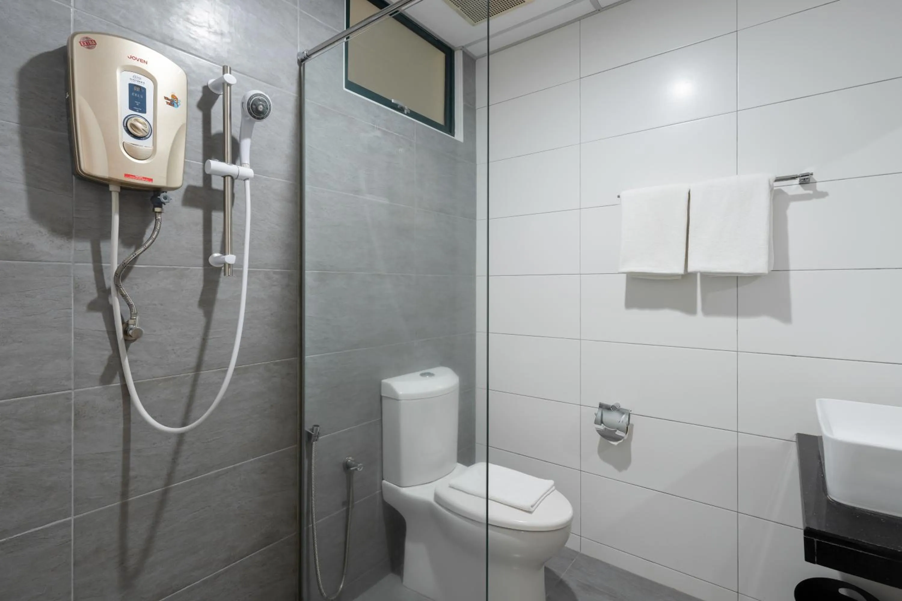 Bathroom in Golden View Serviced Apartments