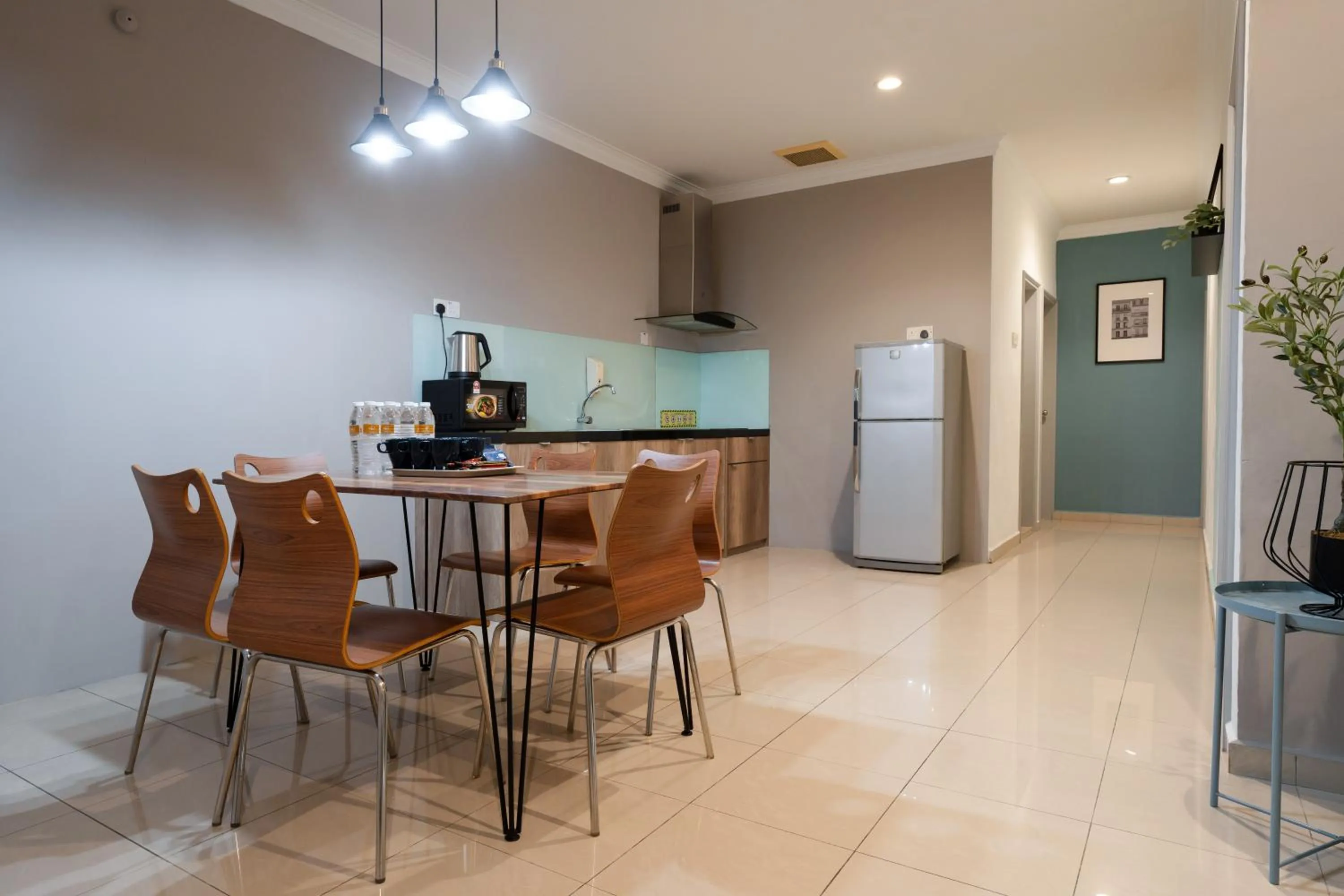 Dining area in Golden View Serviced Apartments