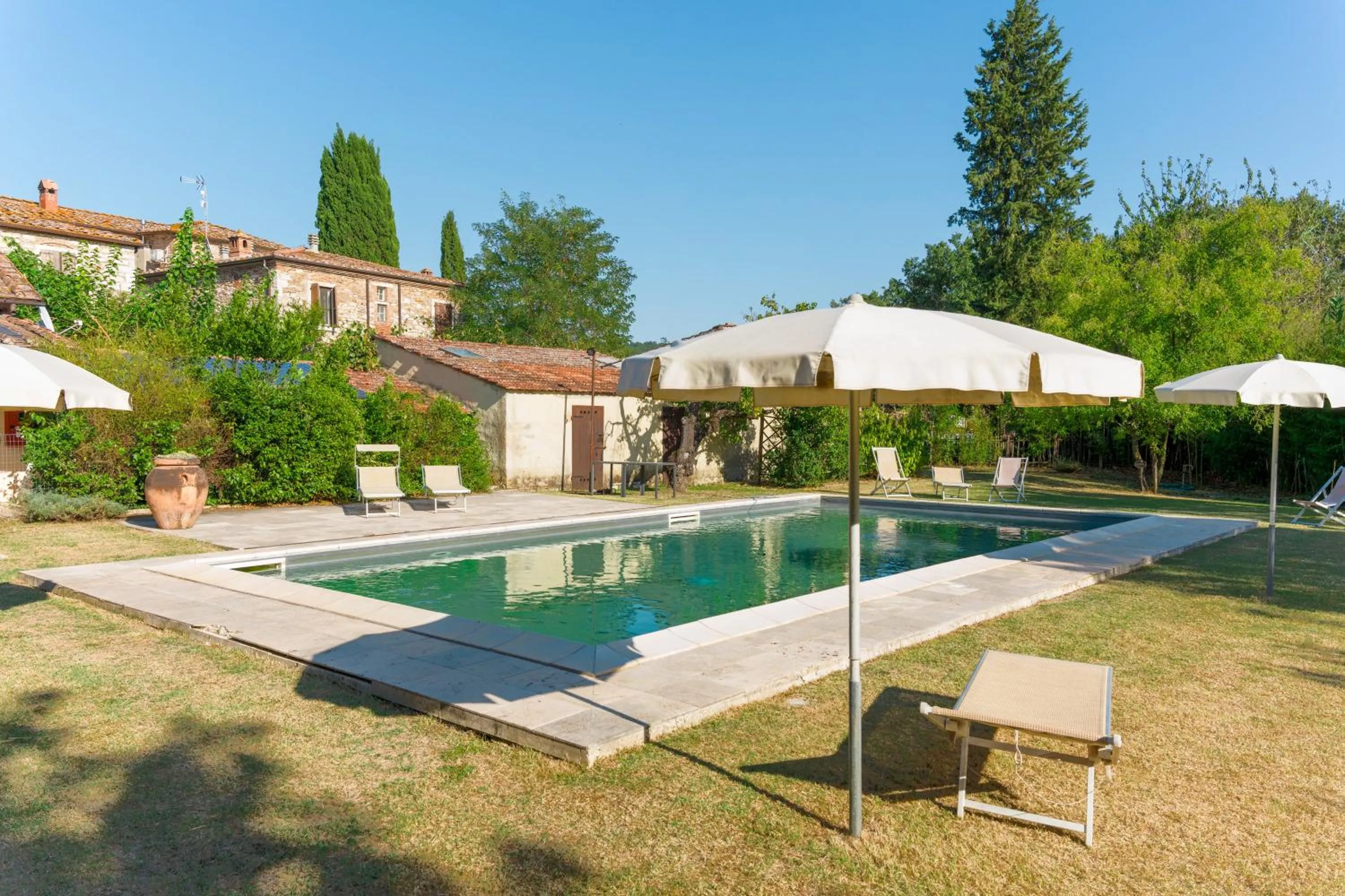 Swimming pool in B&B Il Molinello