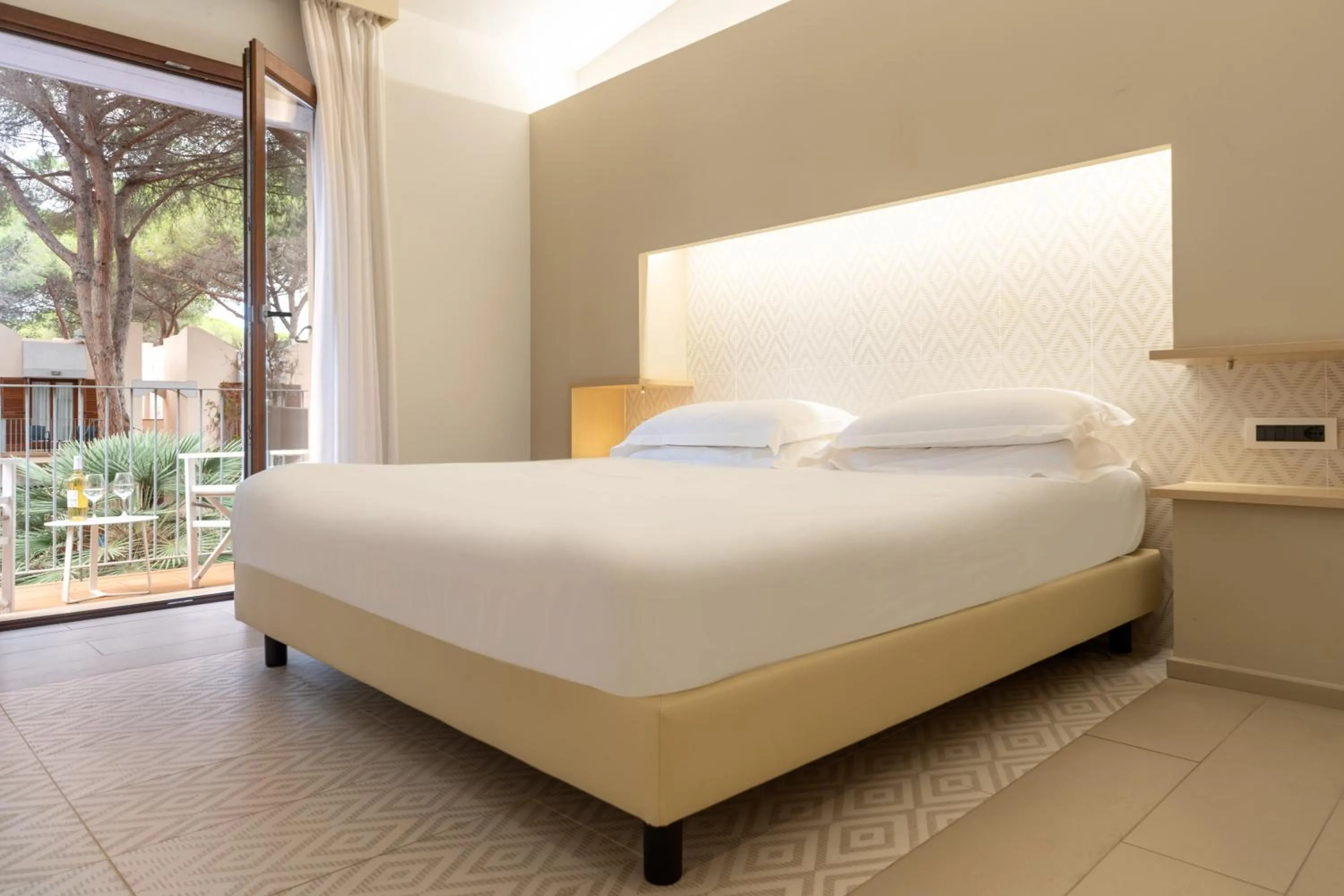 Bedroom, Bed in Hotel Corte Rosada Affiliated by Melia