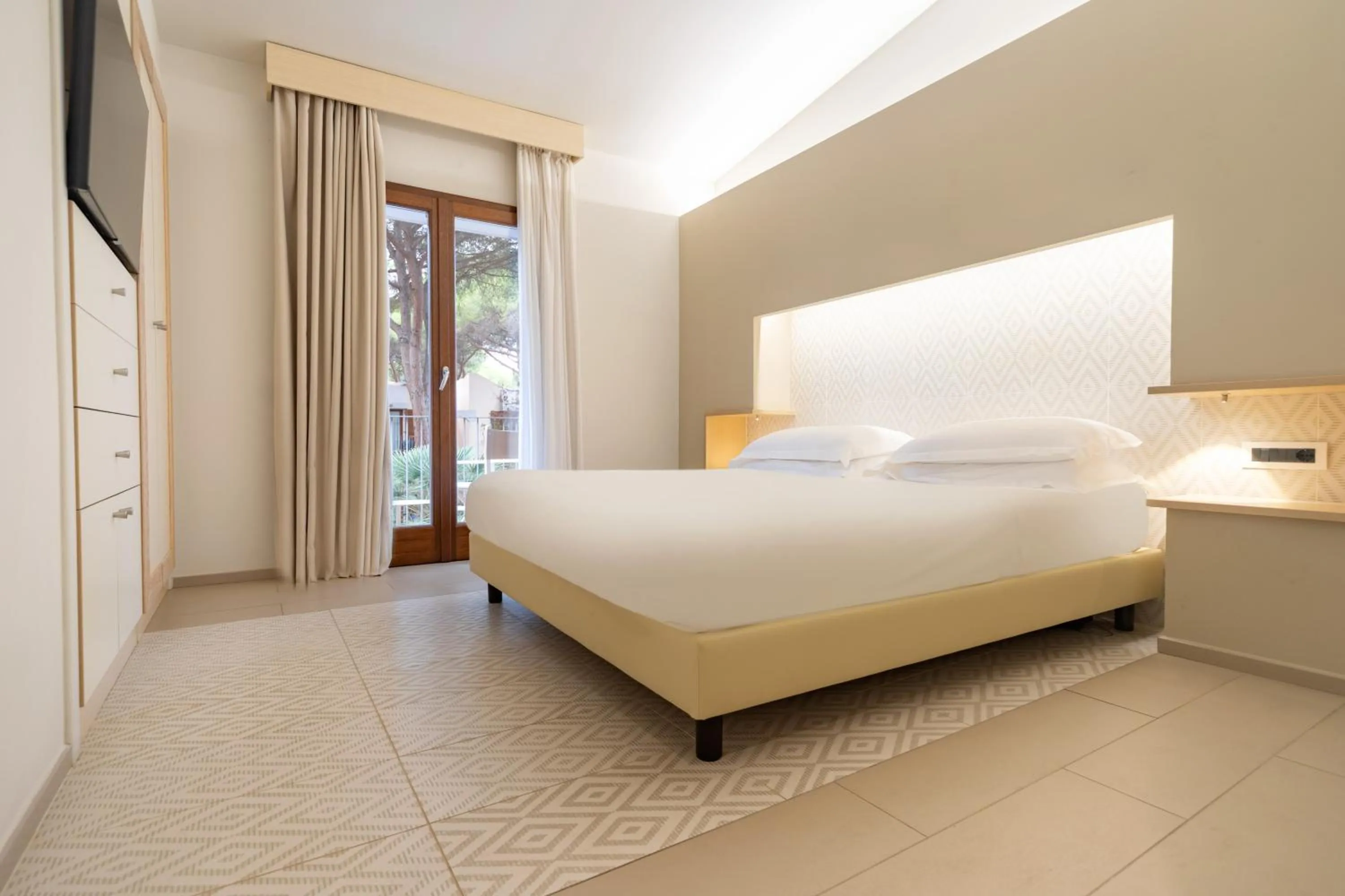 Bedroom, Bed in Hotel Corte Rosada Affiliated by Melia