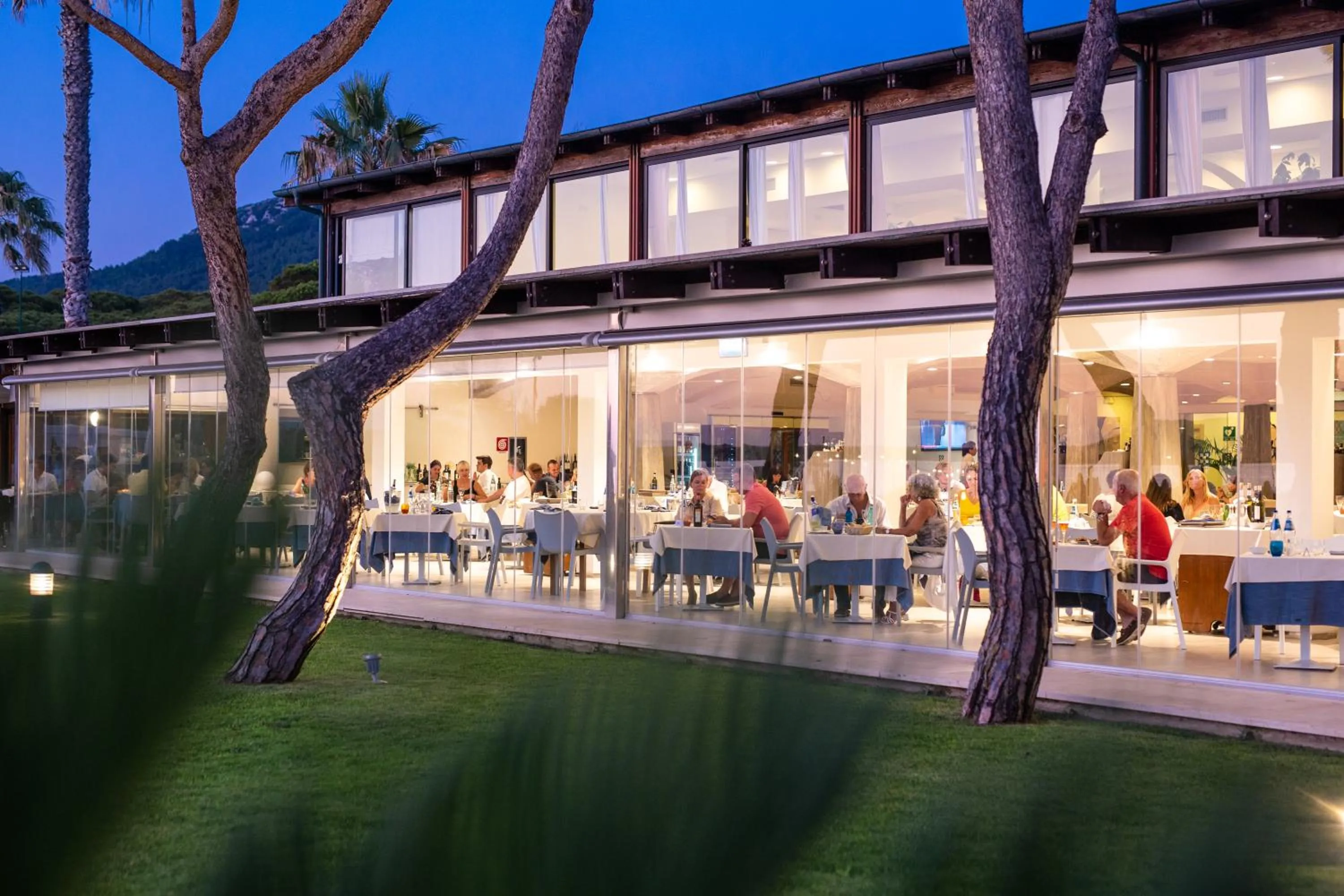 Restaurant/places to eat in Hotel Corte Rosada Affiliated by Melia