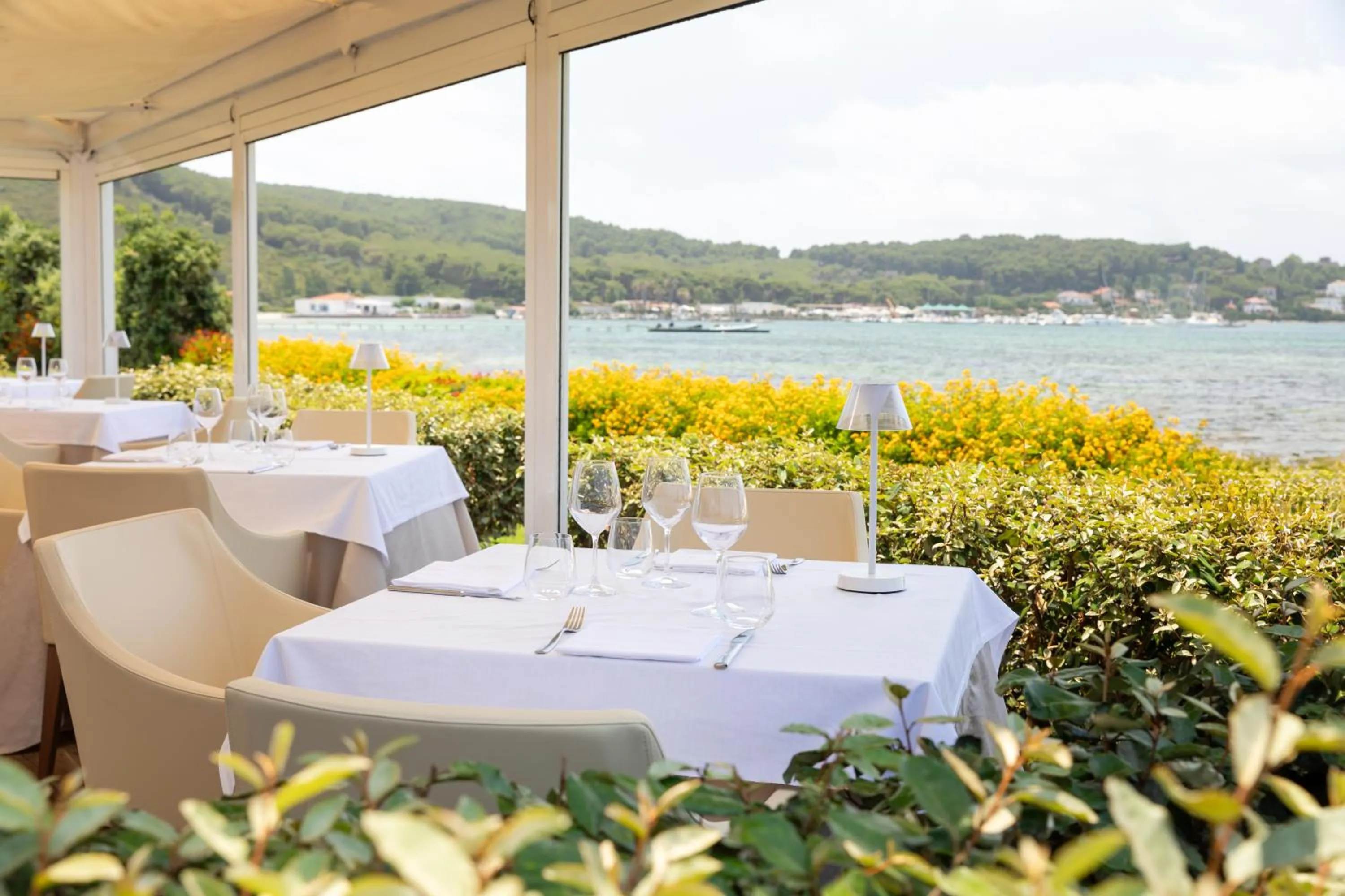 Restaurant/places to eat in Hotel Corte Rosada Affiliated by Melia