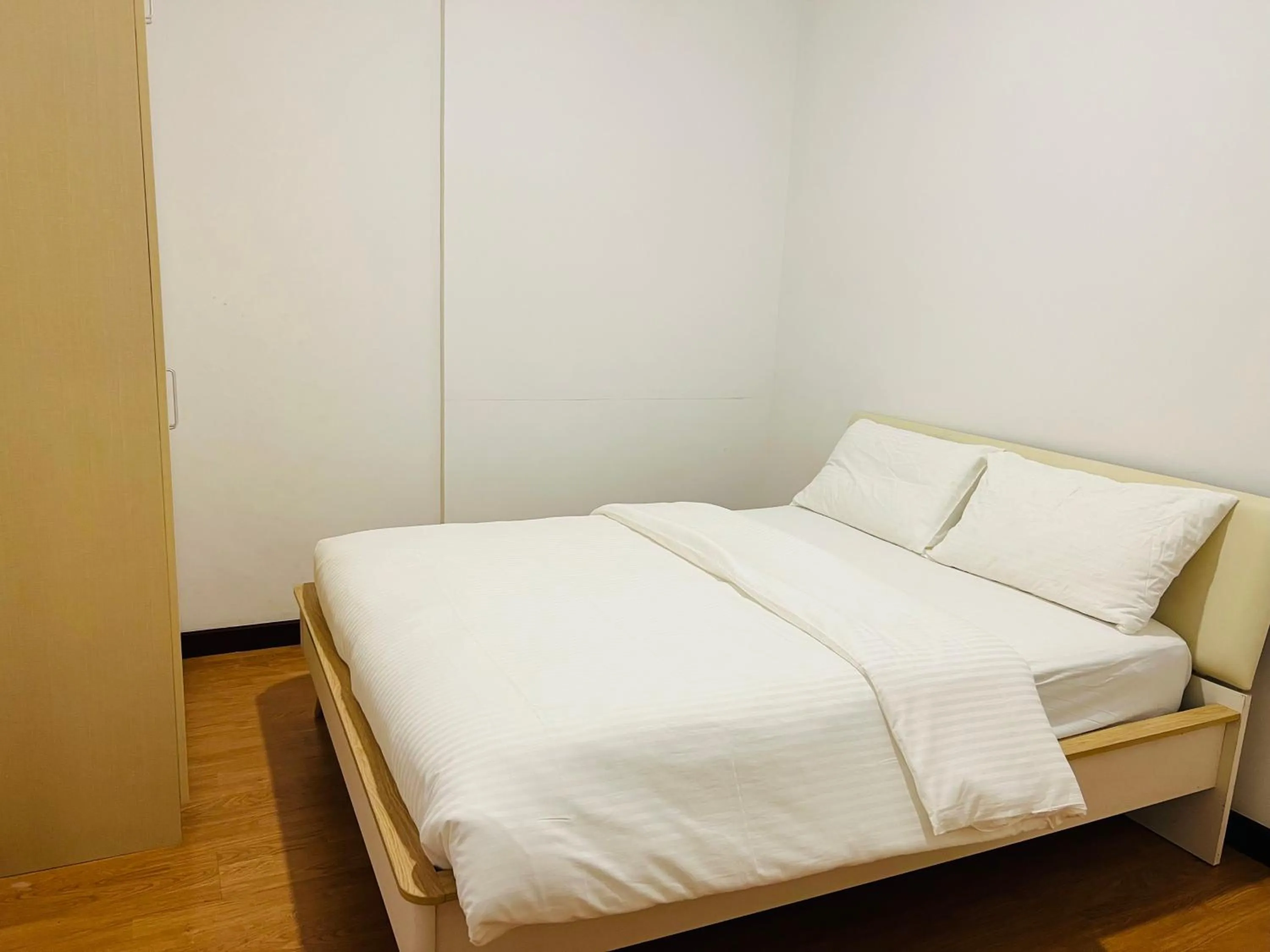 Bed in Imperial Grand Suite Apartment Kuching