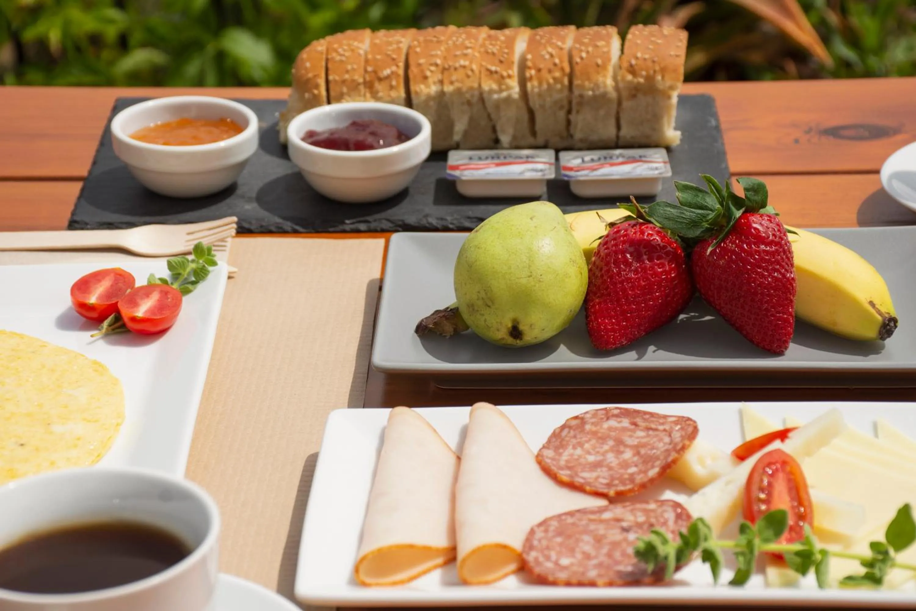 Food and drinks in Kaliviani Traditional Hotel