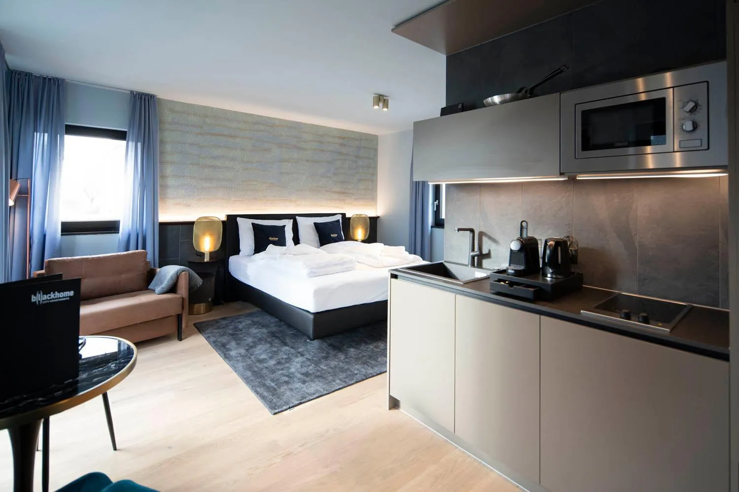 Photo of the whole room, Bed in Blackhome Innsbruck City East I contactless check-in