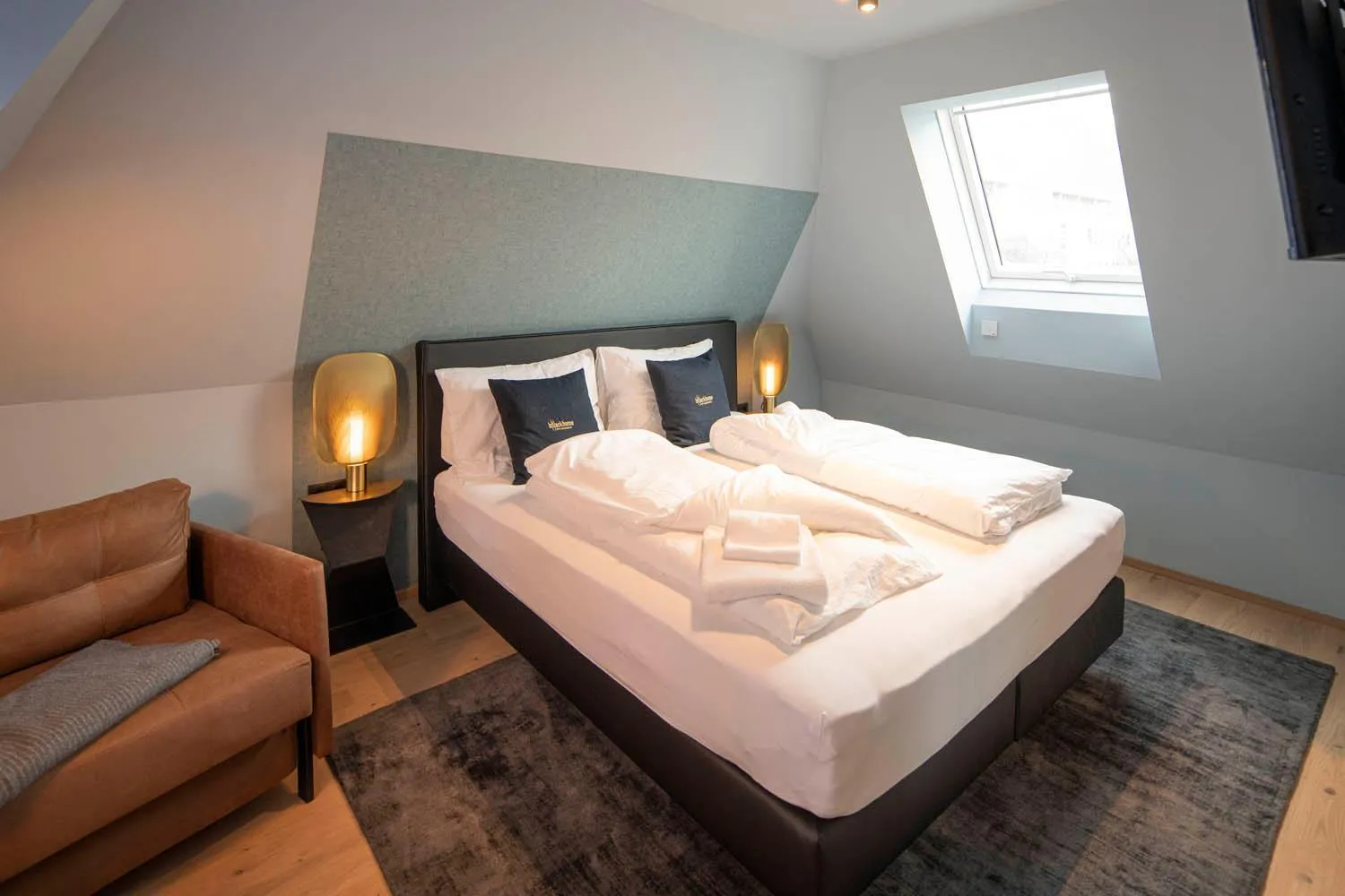 Bed in Blackhome Innsbruck City East I contactless check-in