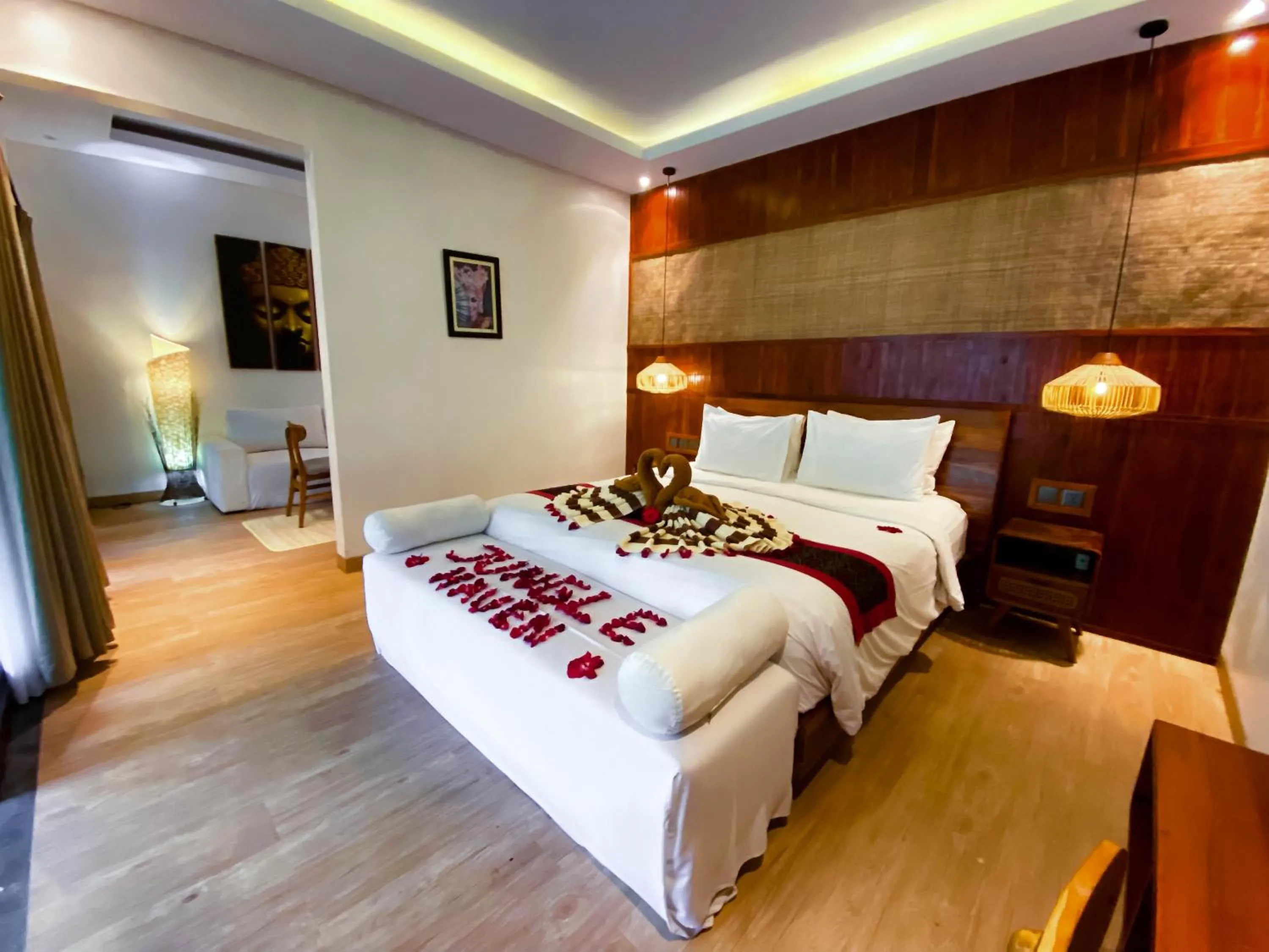 Bed in Jungle Haven Resort Central Ubud