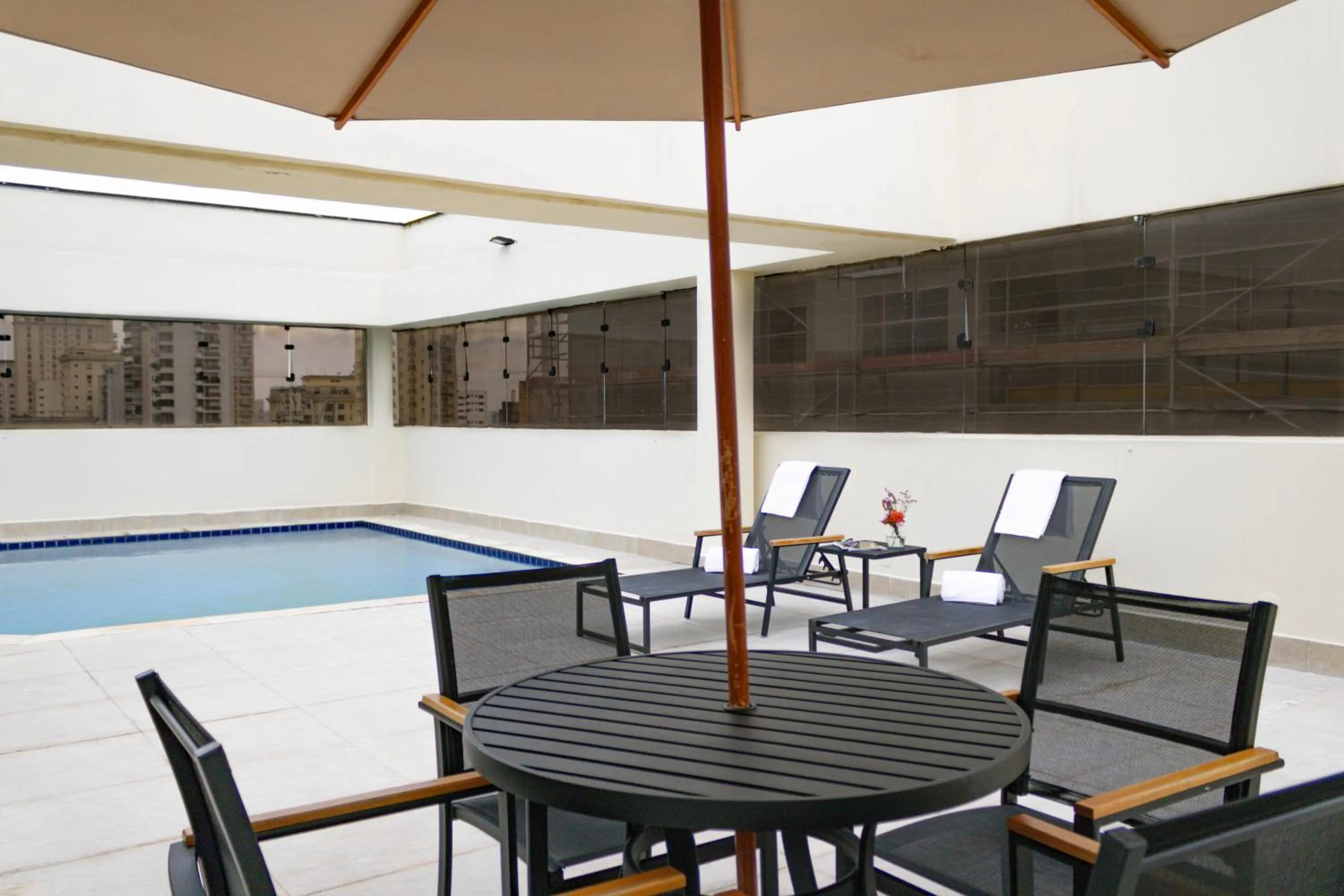 Pool view in Matiz Manhattan