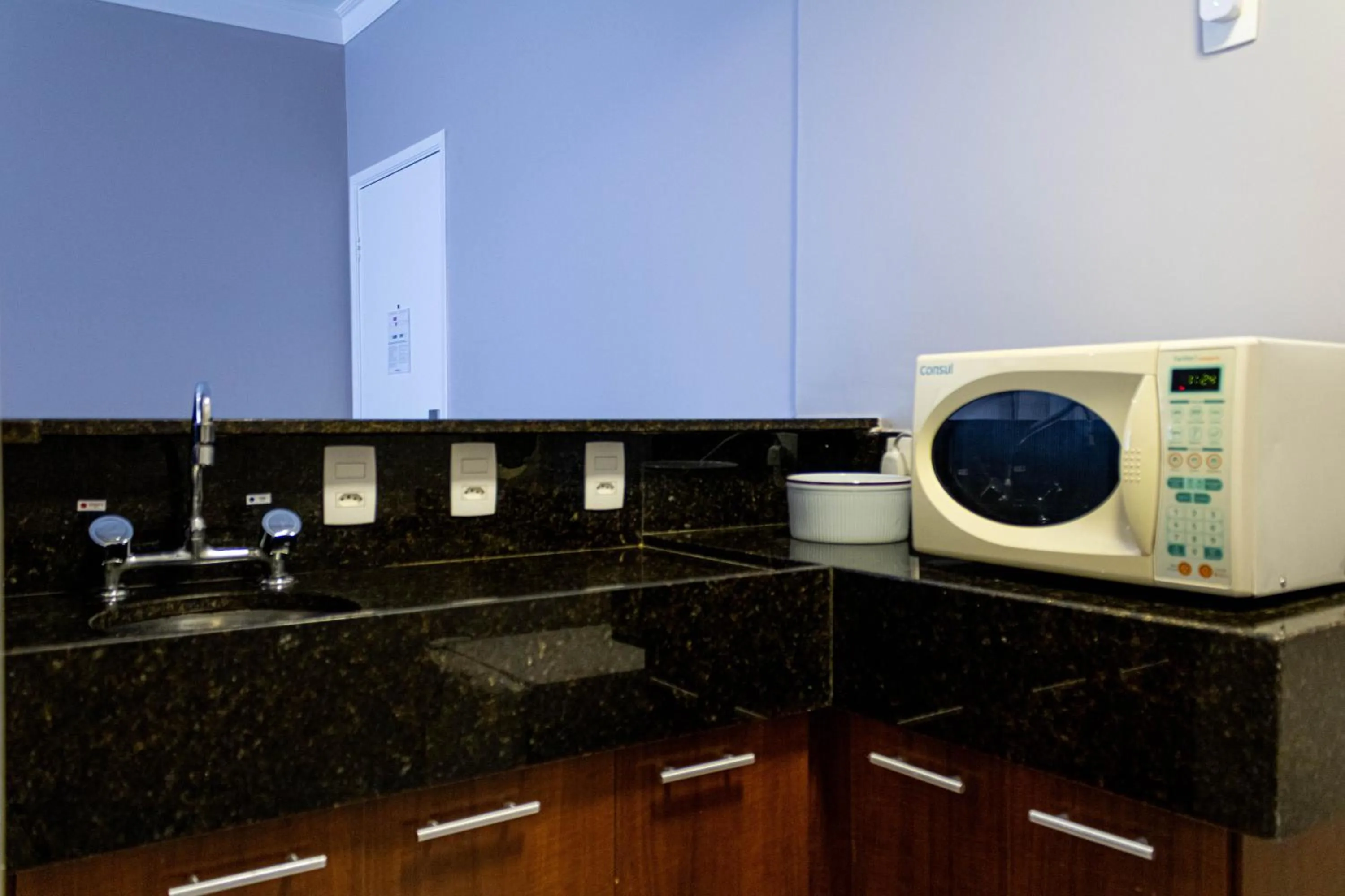 Communal kitchen in Matiz Manhattan