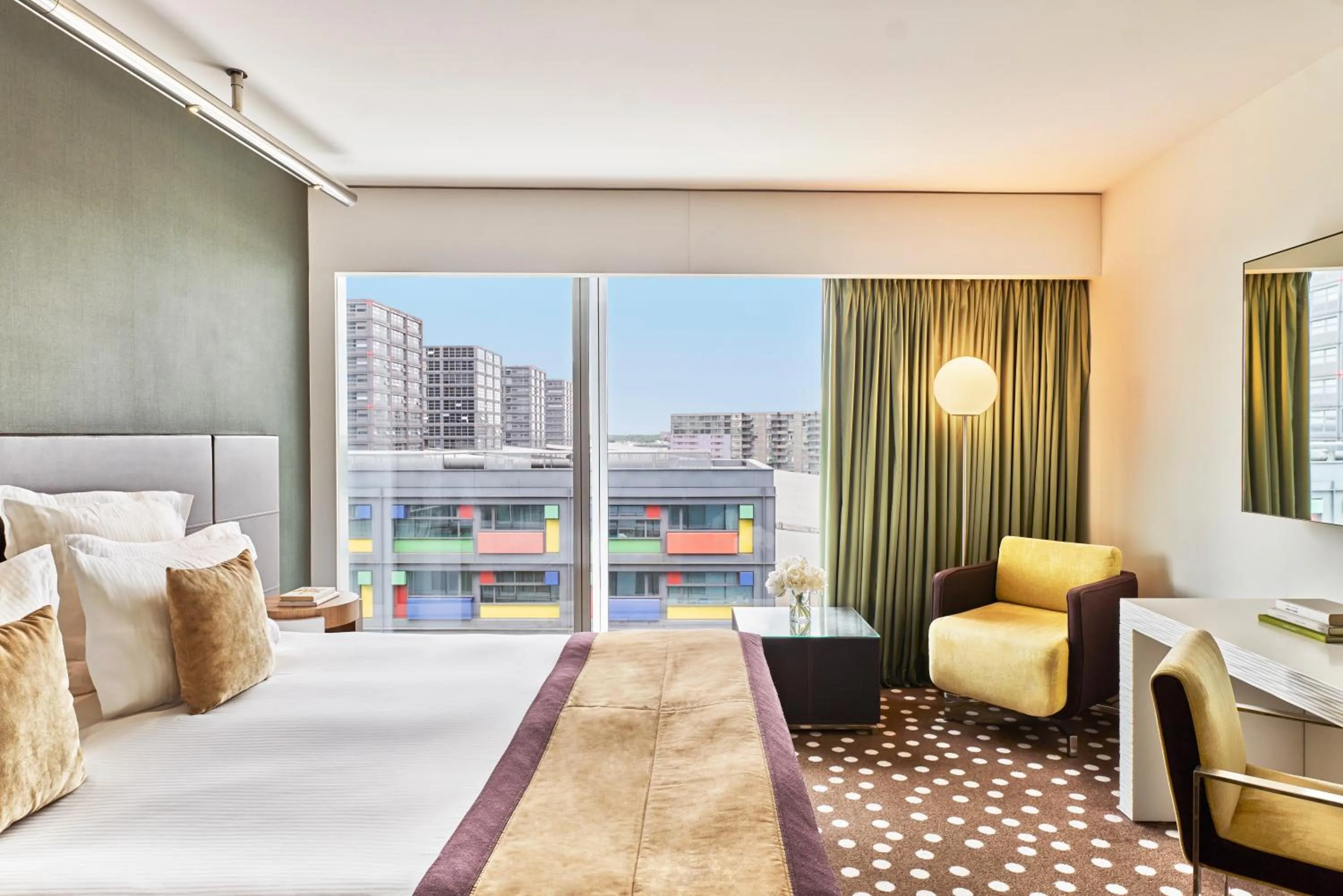 Bedroom, Bed in Hôtel Barrière Lille