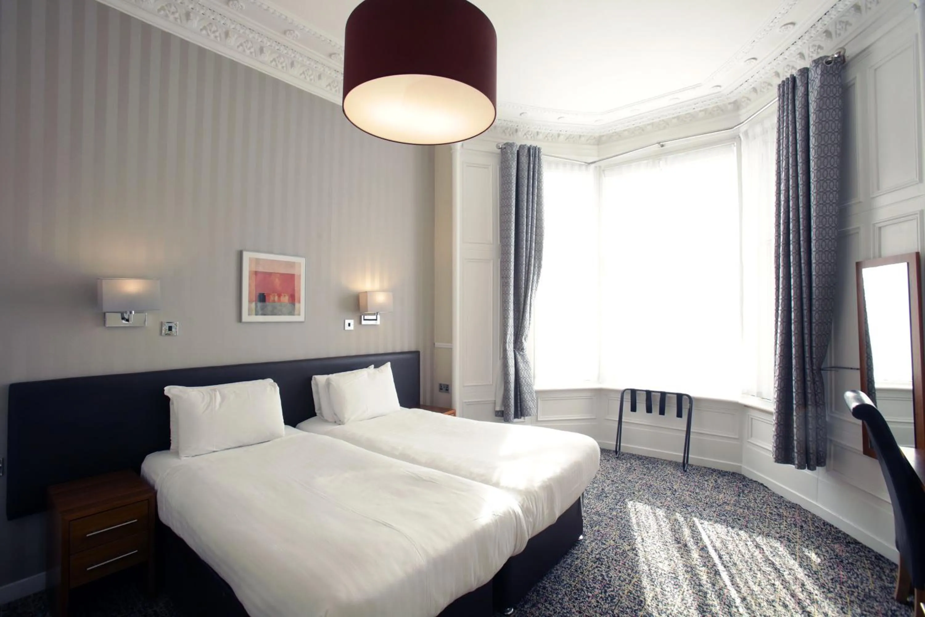 Photo of the whole room, Bed in Kelvingrove Hotel - Sauchiehall St