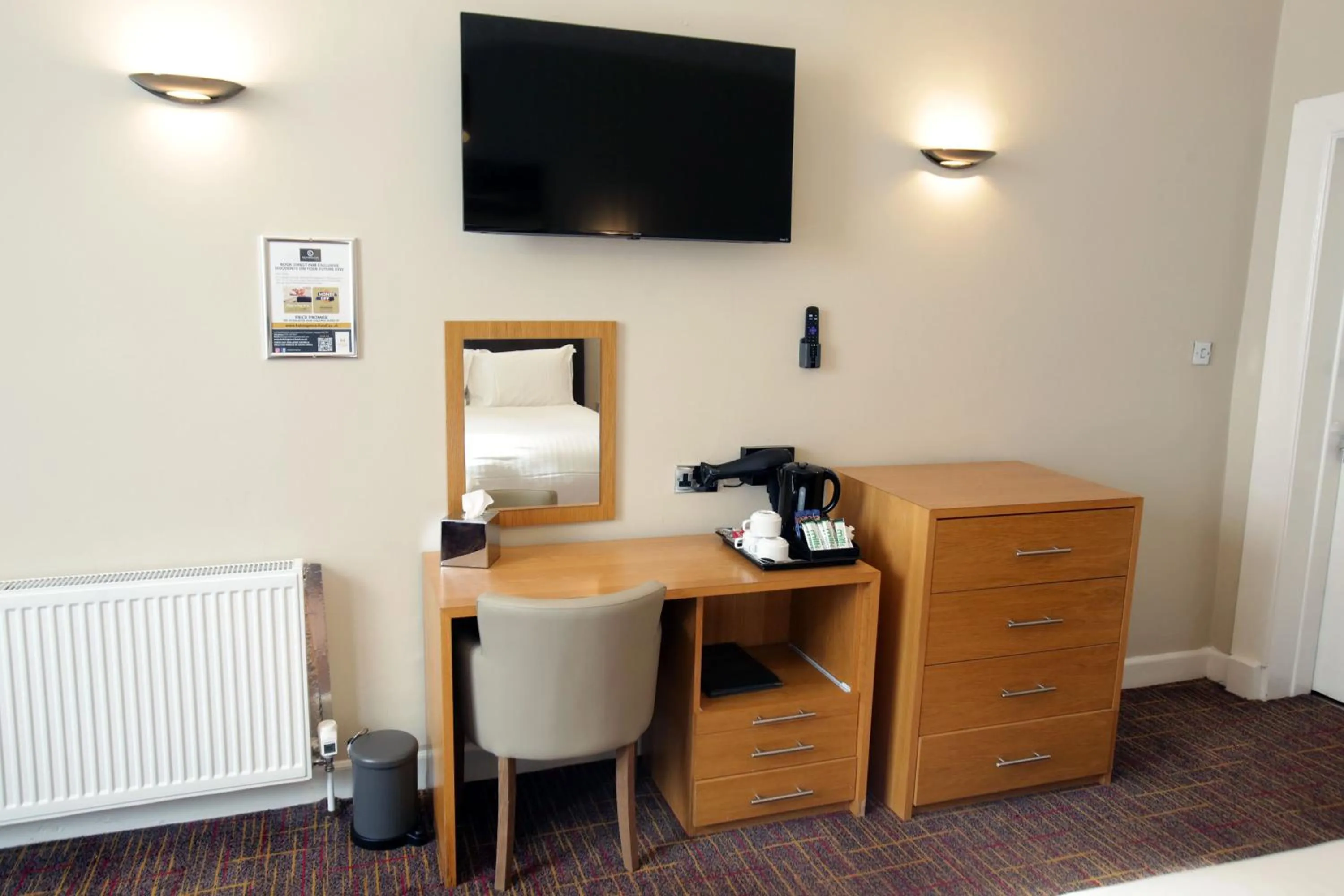 TV and multimedia in Kelvingrove Hotel - Sauchiehall St