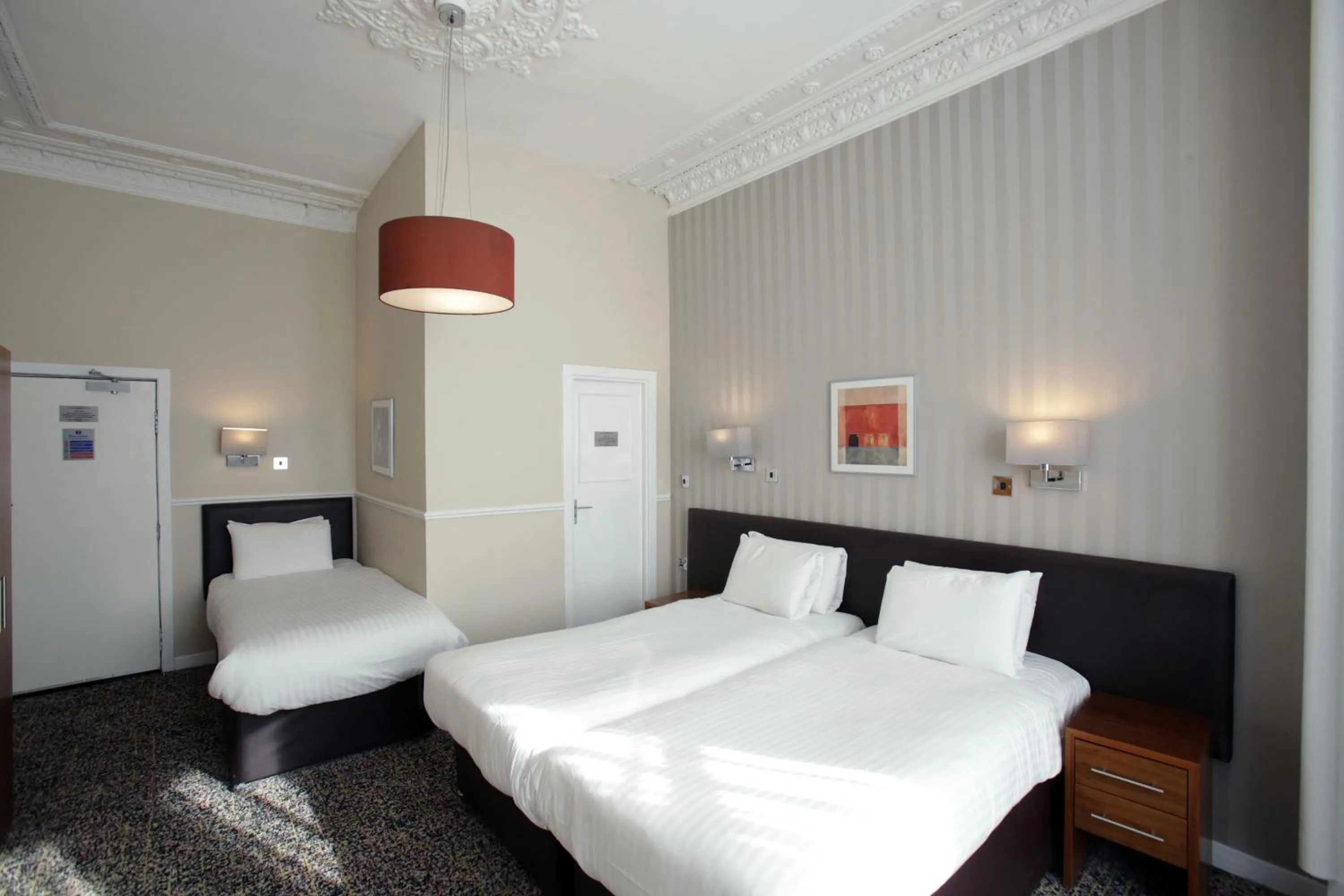 Bed in Kelvingrove Hotel - Sauchiehall St