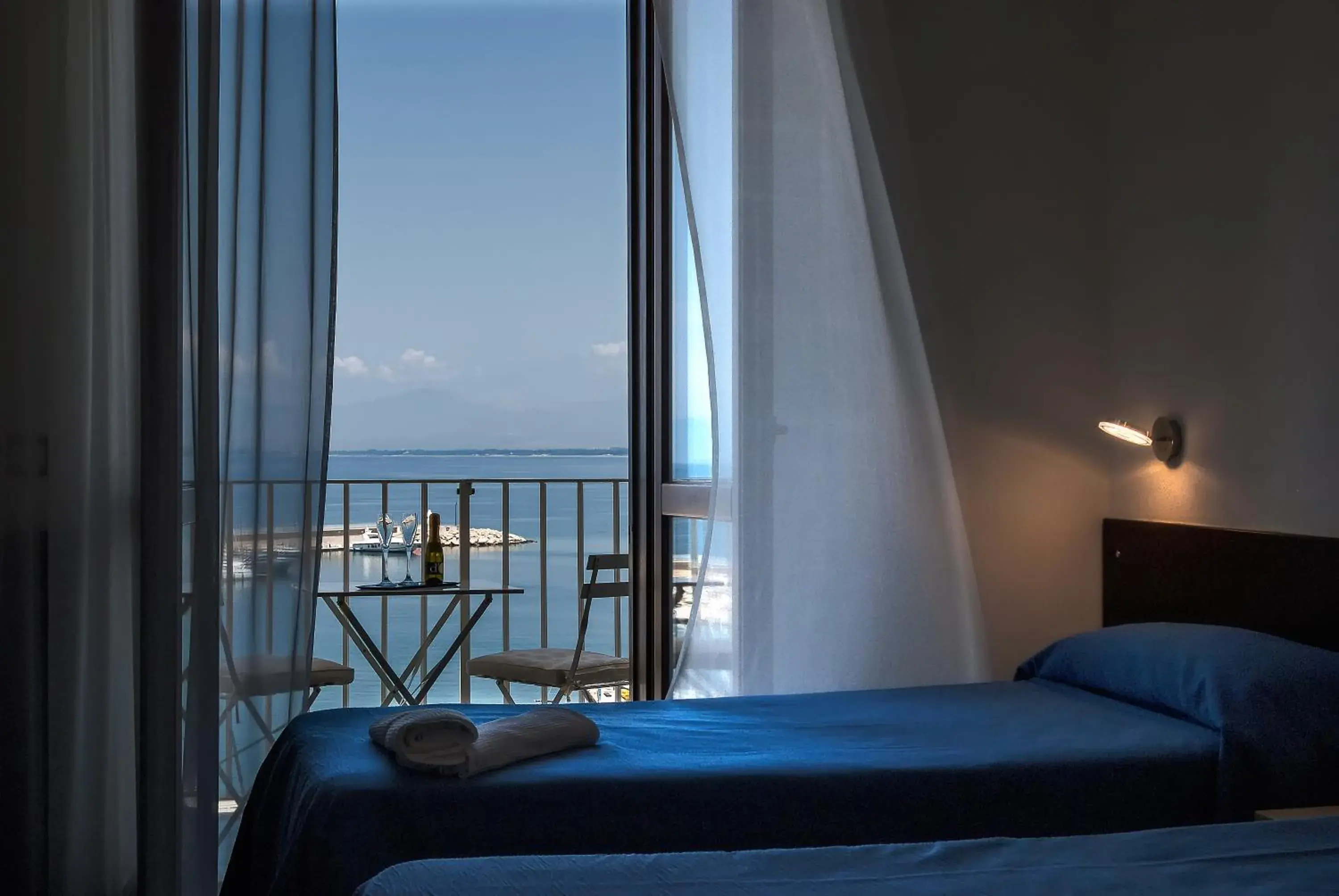 Quadruple Room with Sea View in La Sciabica Quadruple Room with Sea View in La Sciabica