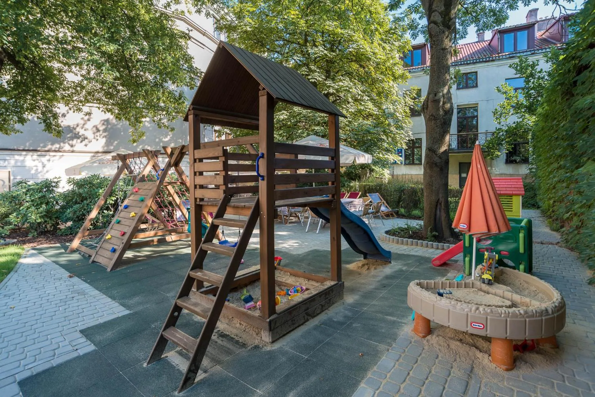 Restaurant/places to eat in Niebieski Art Hotel & Spa