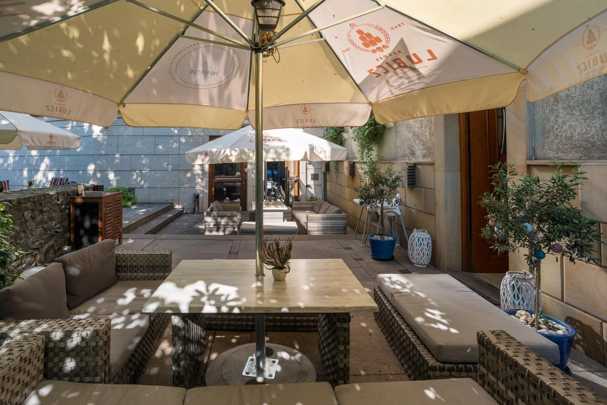 Restaurant/places to eat in Niebieski Art Hotel & Spa