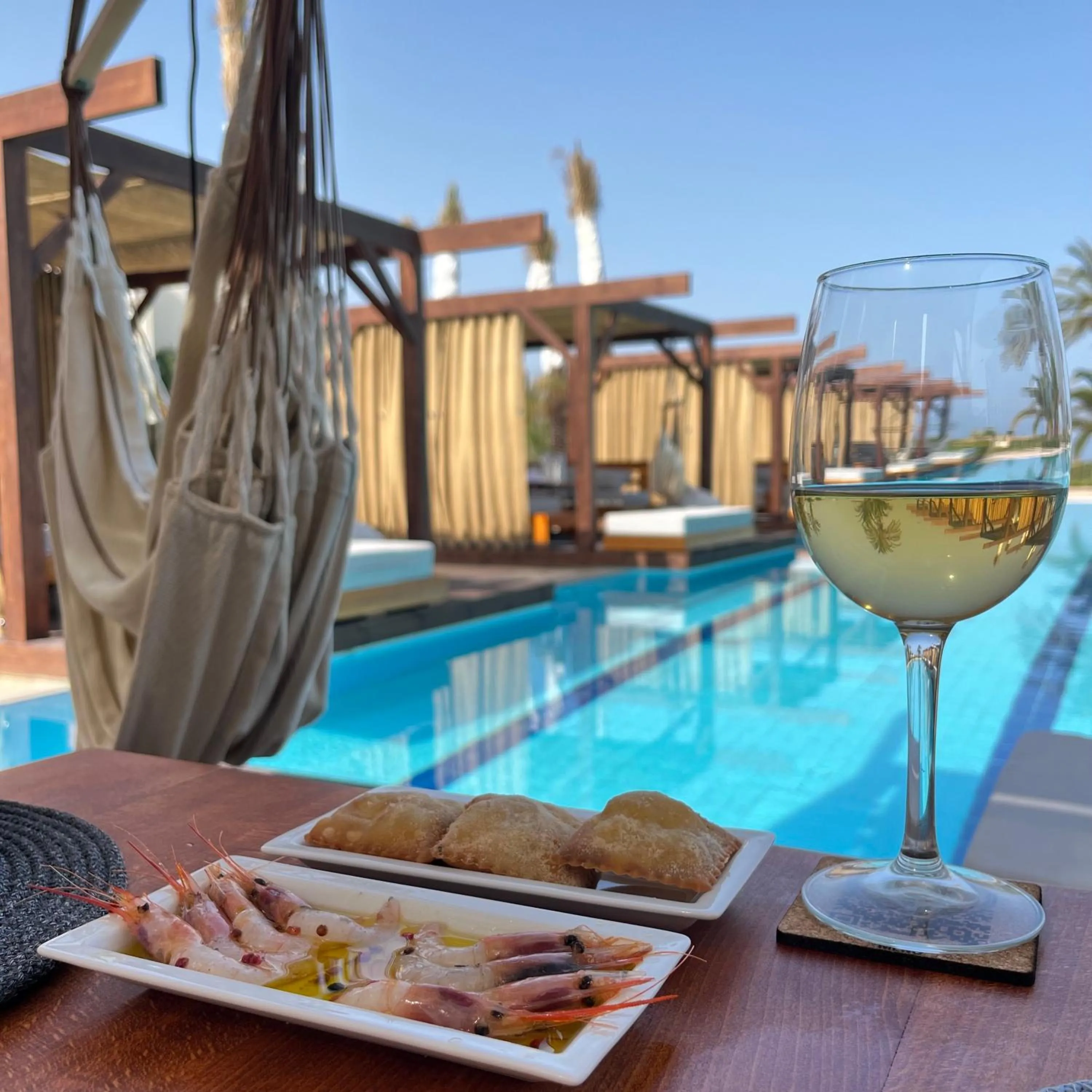 Swimming pool in Vincci Marillia