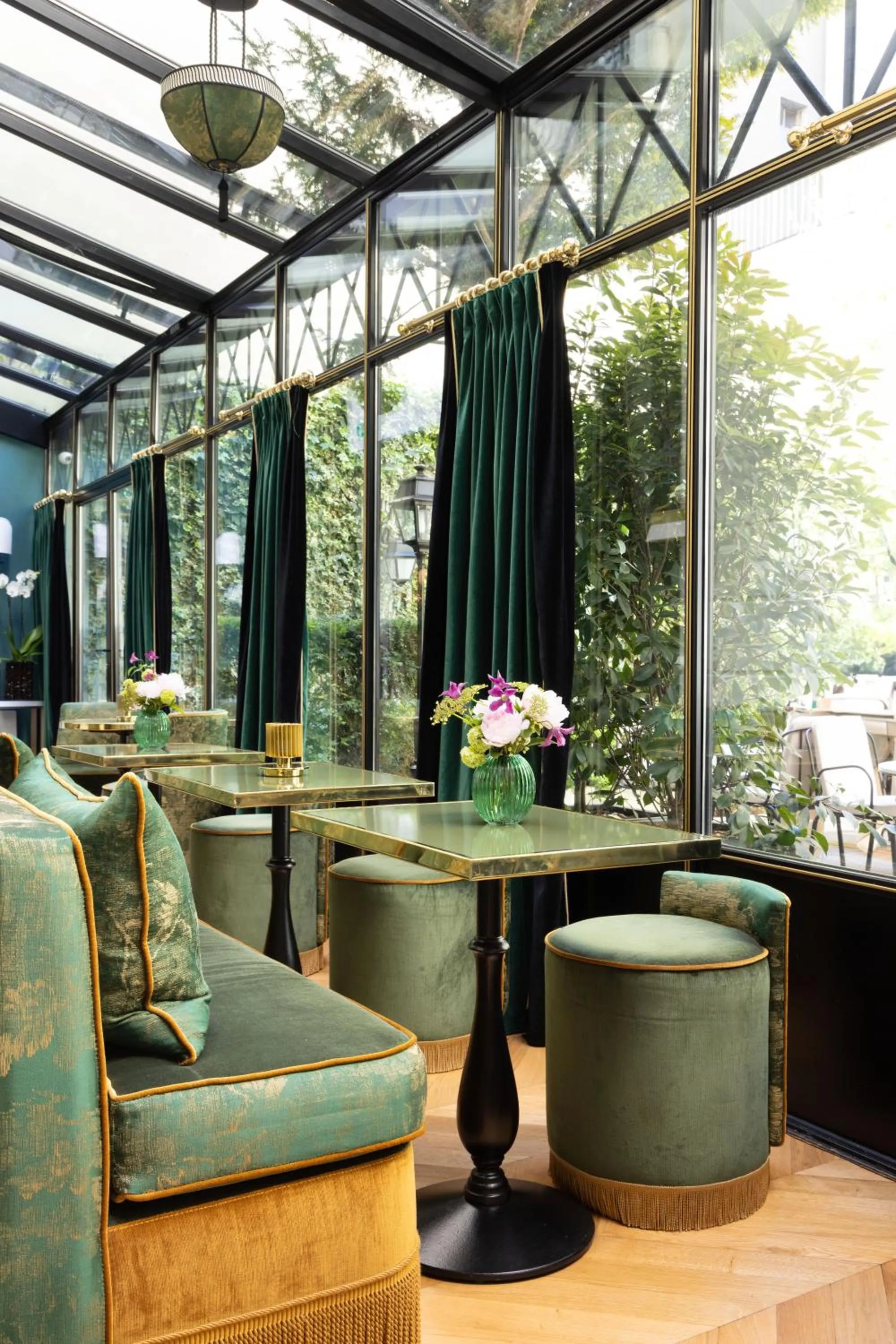 Lounge or bar in Lord Byron