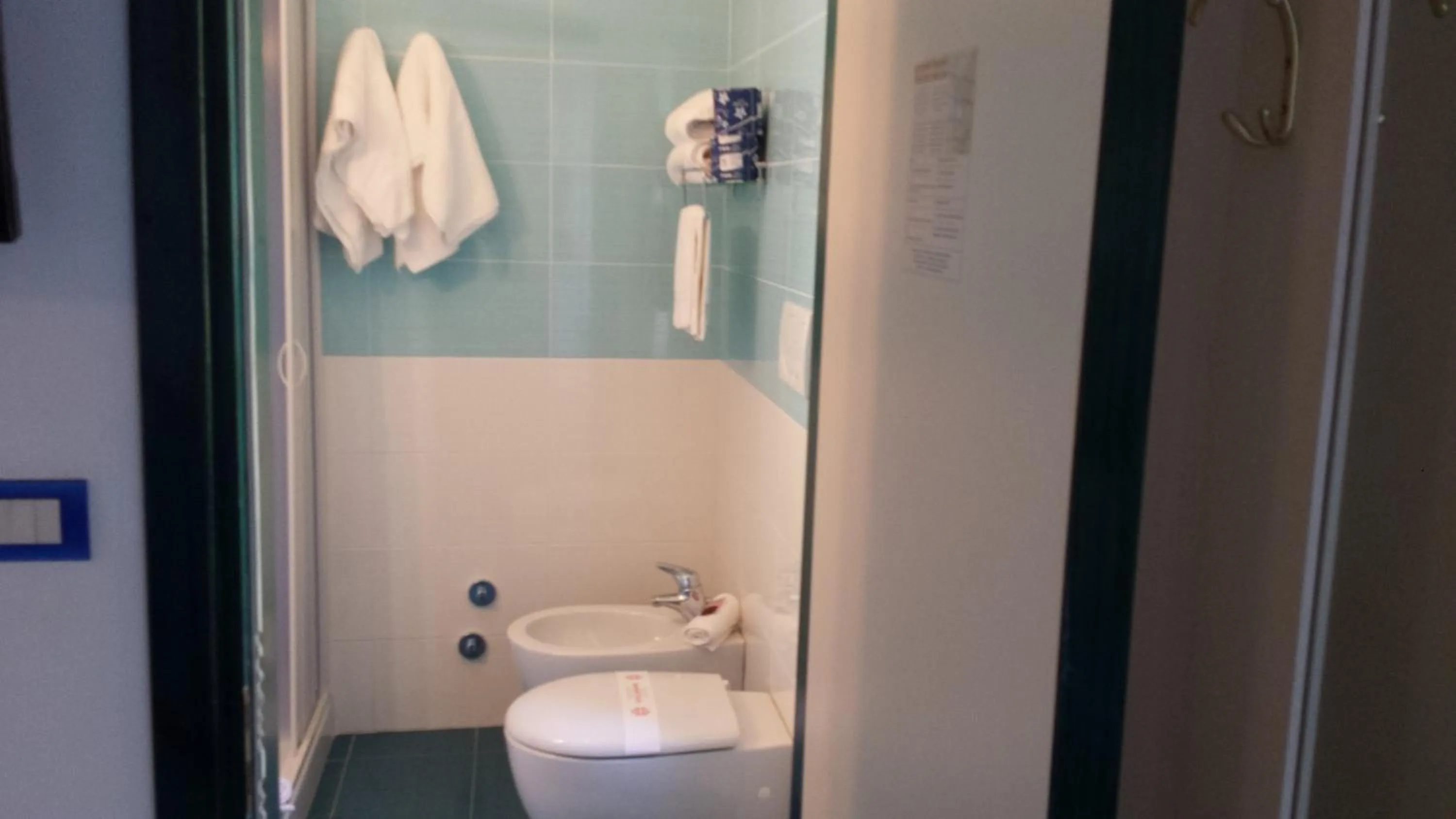 Bathroom in Hotel Elisa - Spiaggia Privata Inclusa