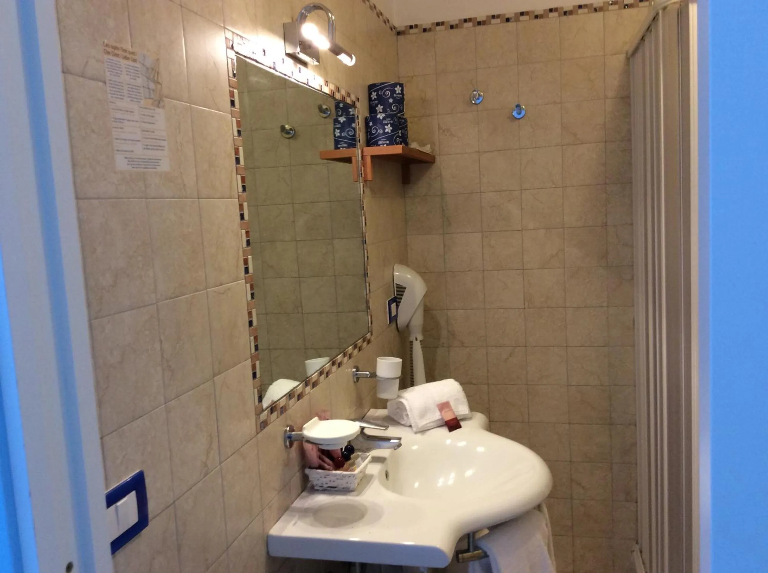 Bathroom in Hotel Elisa - Spiaggia Privata Inclusa