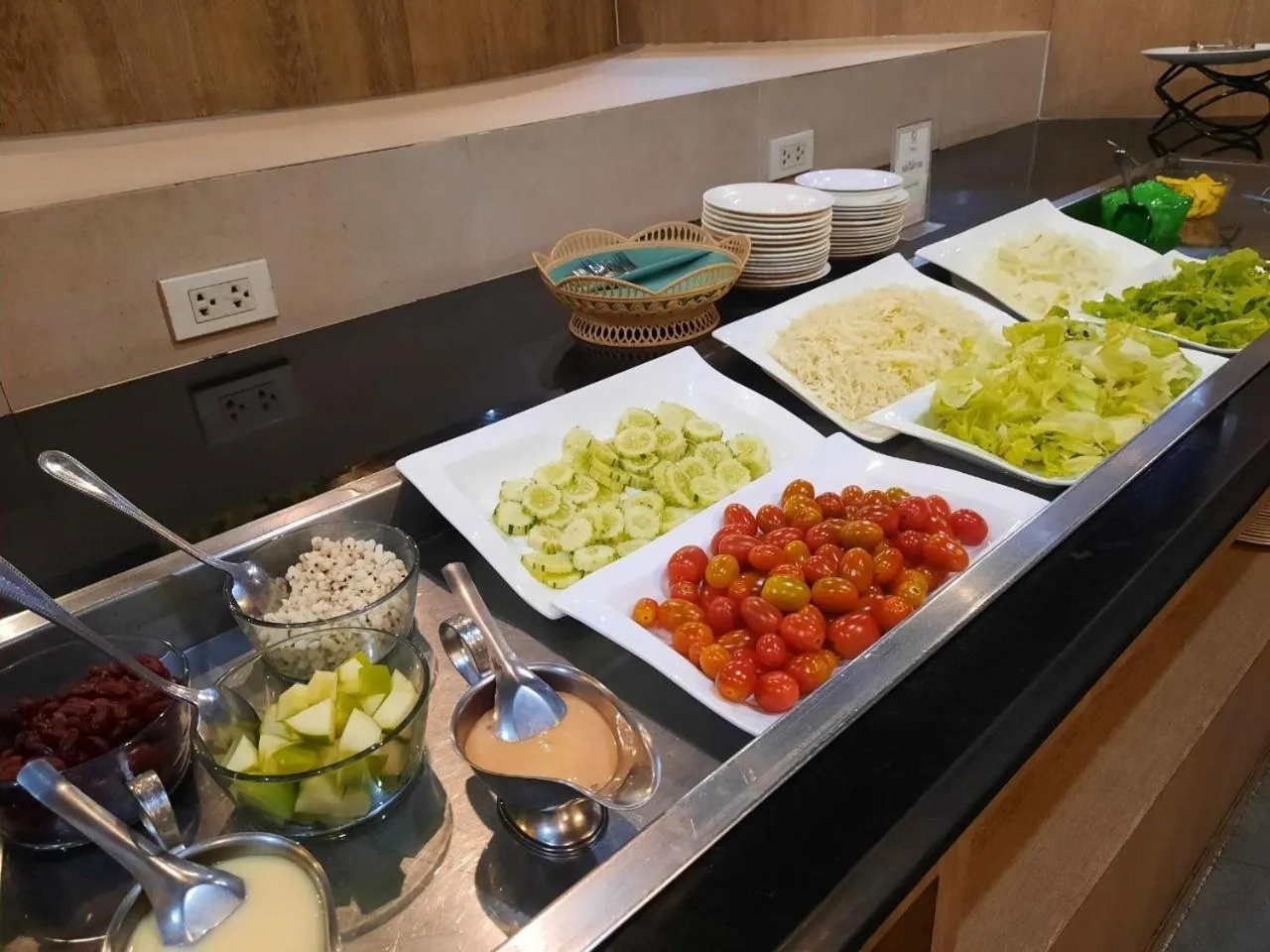 Restaurant/places to eat in J Park Hotel - SHA Extra Plus