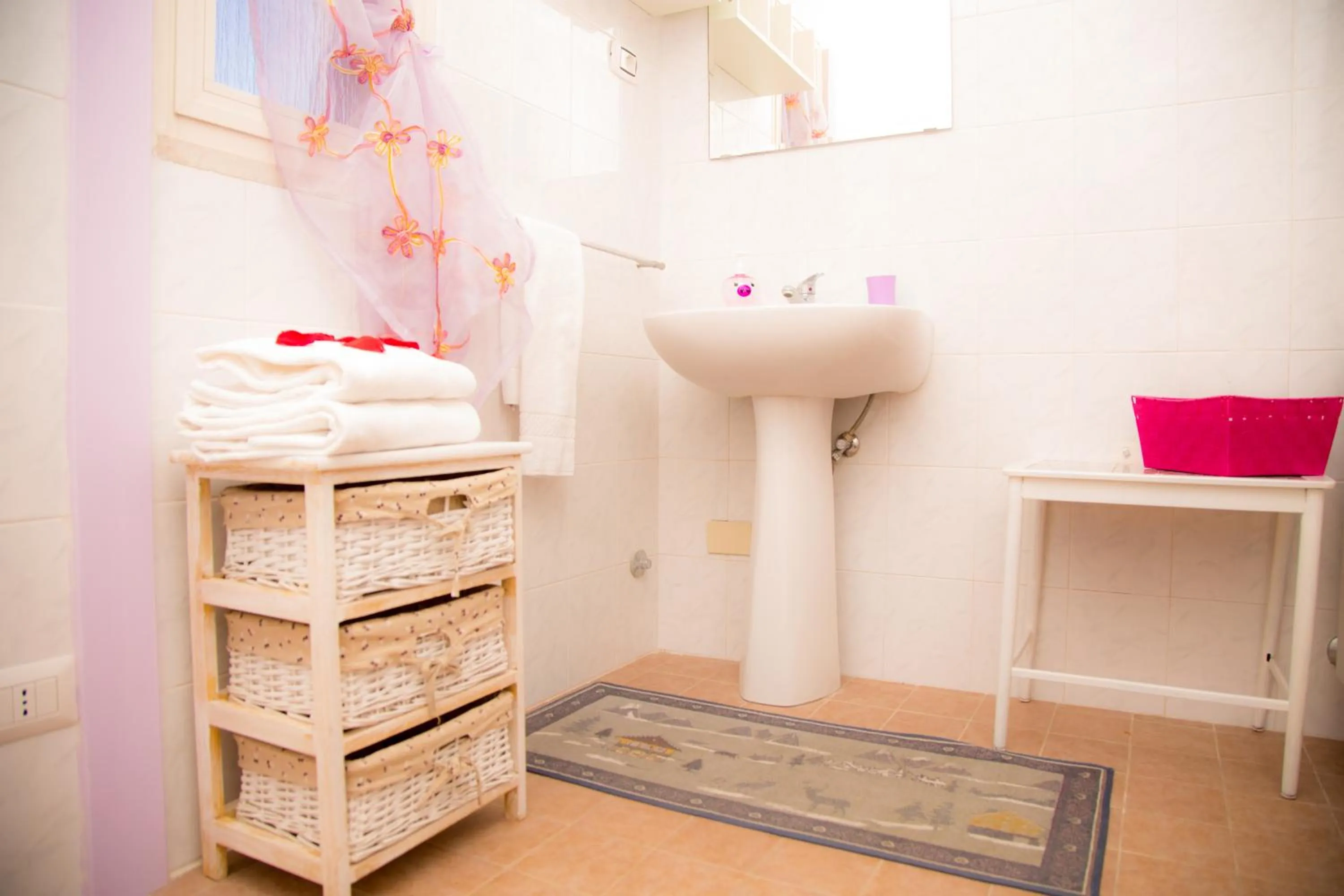 Shower, Bed in Residenza Campus Roma