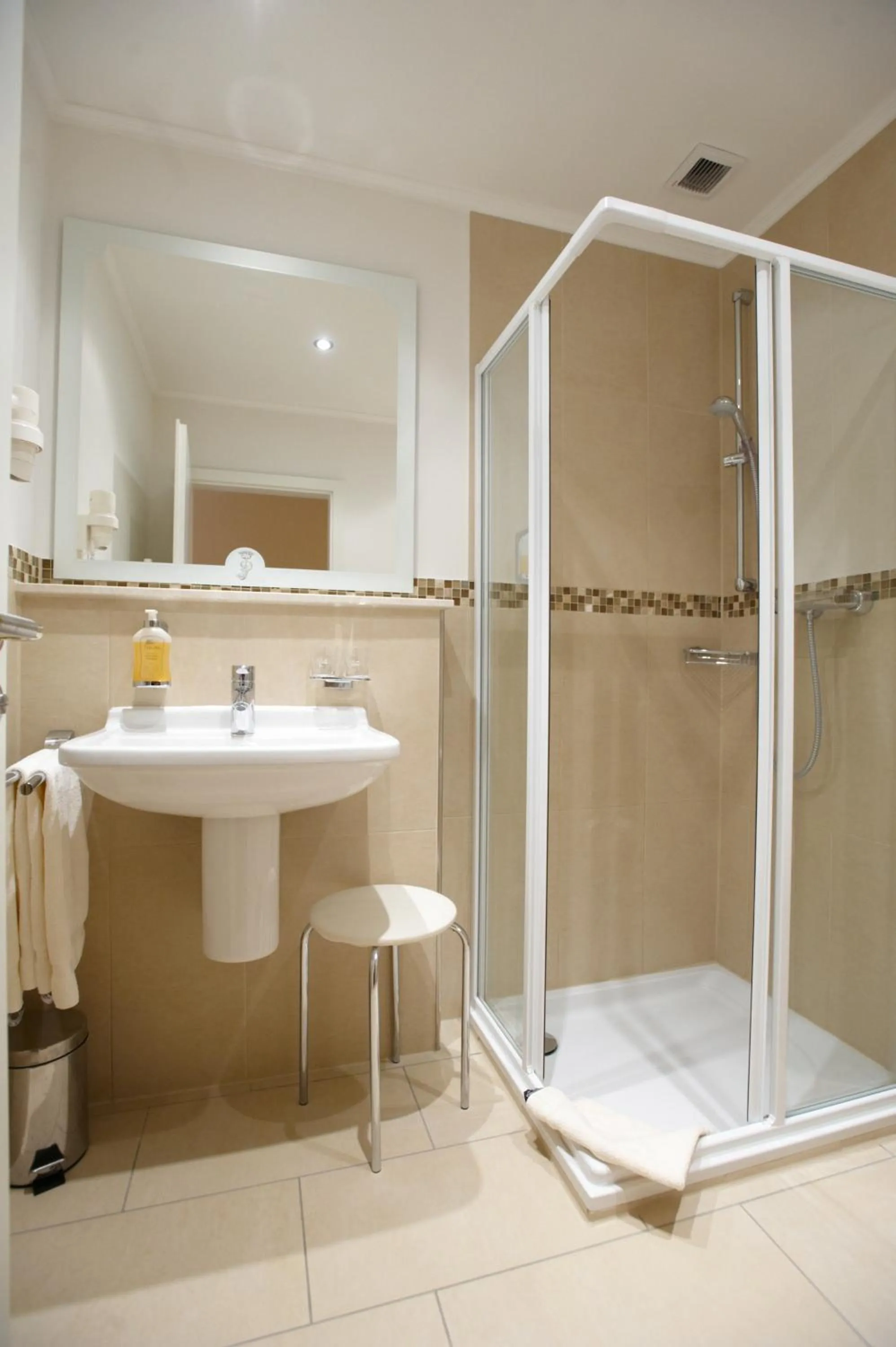 Bathroom in Château de Pourtalès