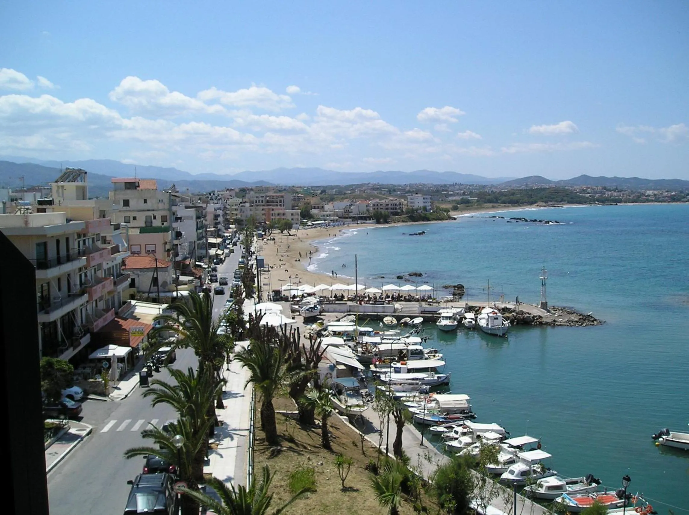 Day in Arocaria Apartments