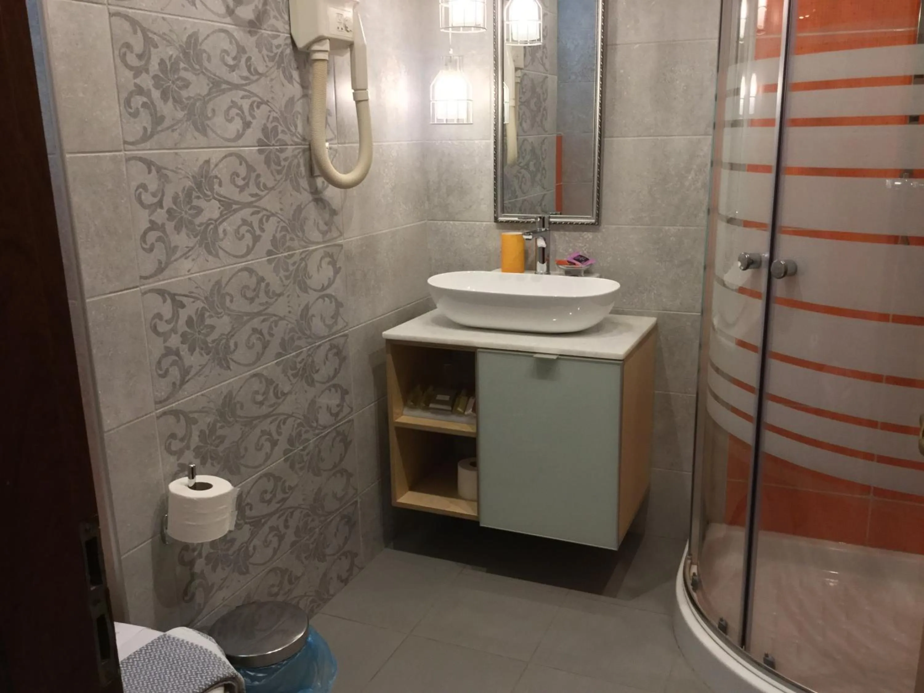 Bathroom in Arocaria Apartments