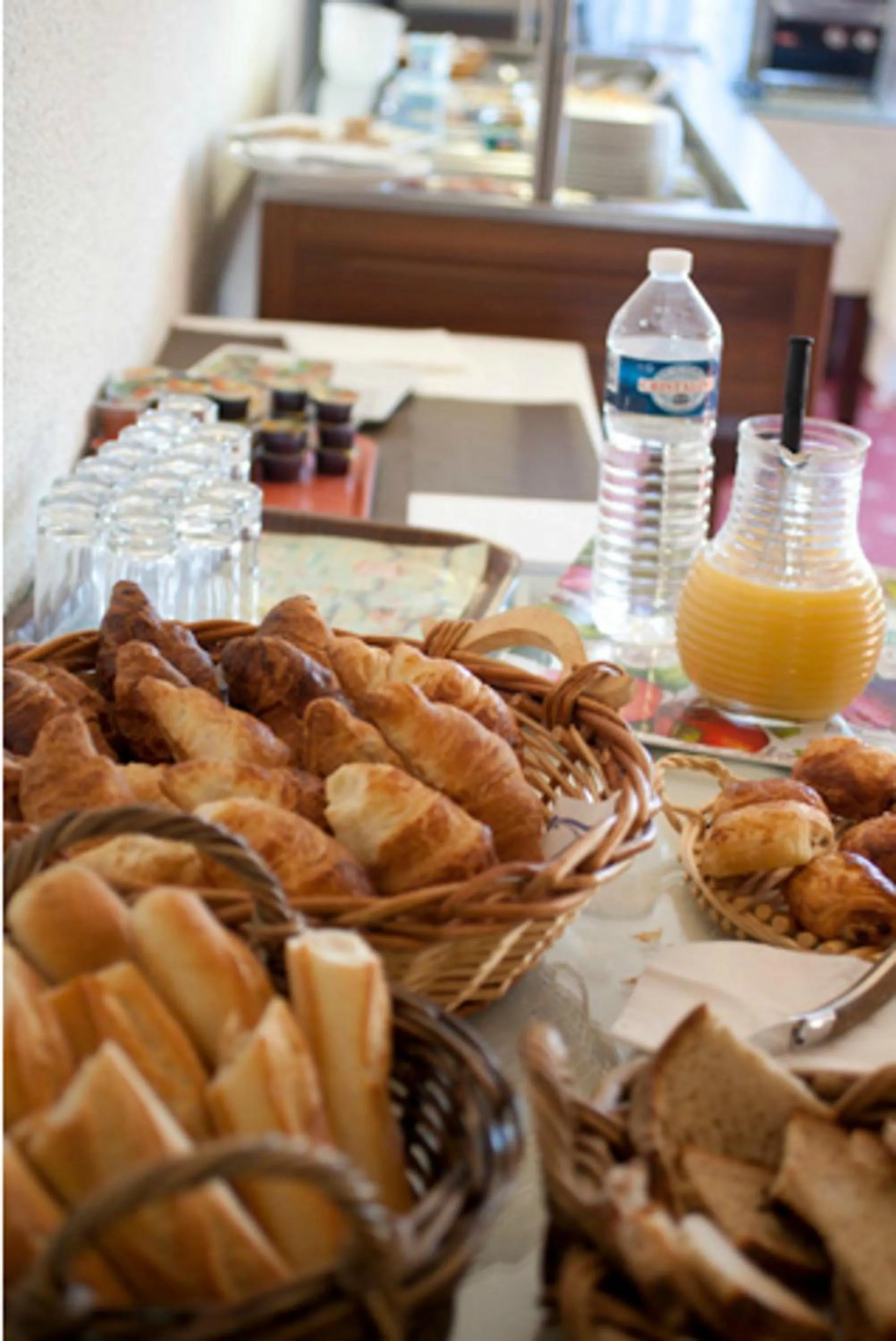 Breakfast in Hôtel Restaurant du Château