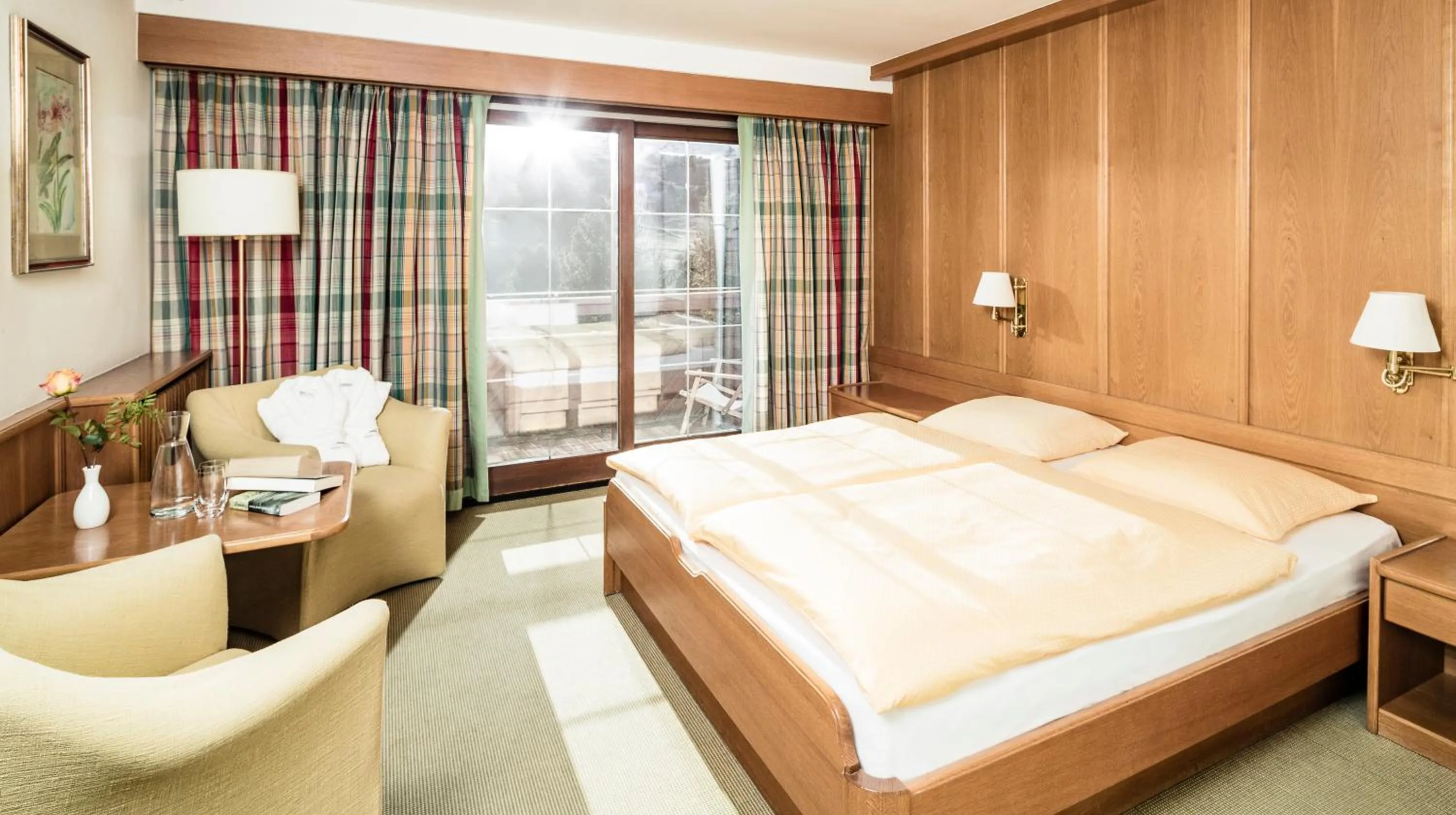 Photo of the whole room, Bed in Seiser Alm Plaza