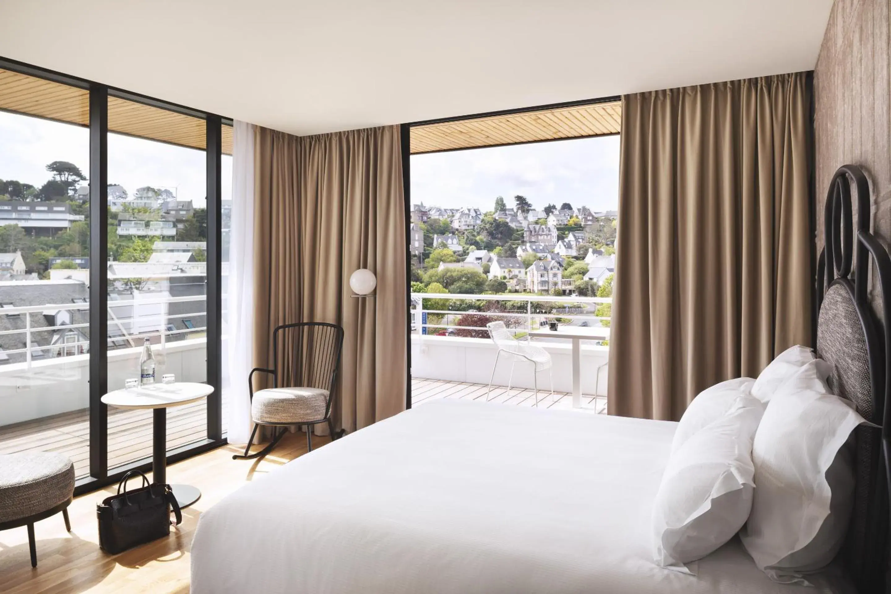 Double Room with Panoramic Side Sea View in Grand Hôtel Perros-Guirec Double Room with Panoramic Side Sea View in Grand Hôtel Perros-Guirec