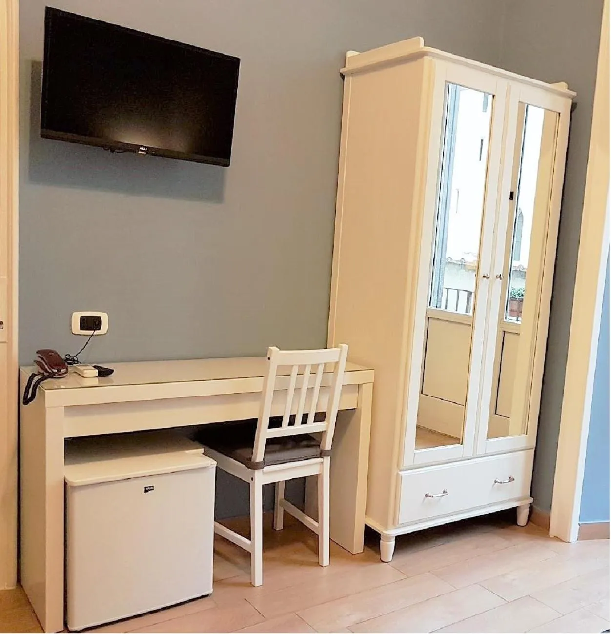 Photo of the whole room in Hotel Meublè Santa Chiara Suite