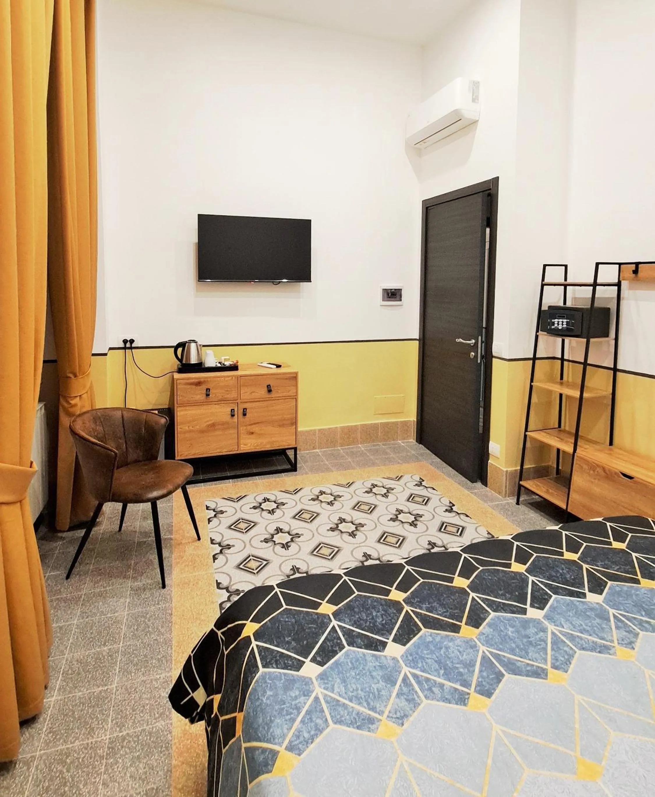 Photo of the whole room, Bed in Hotel Meublè Santa Chiara Suite