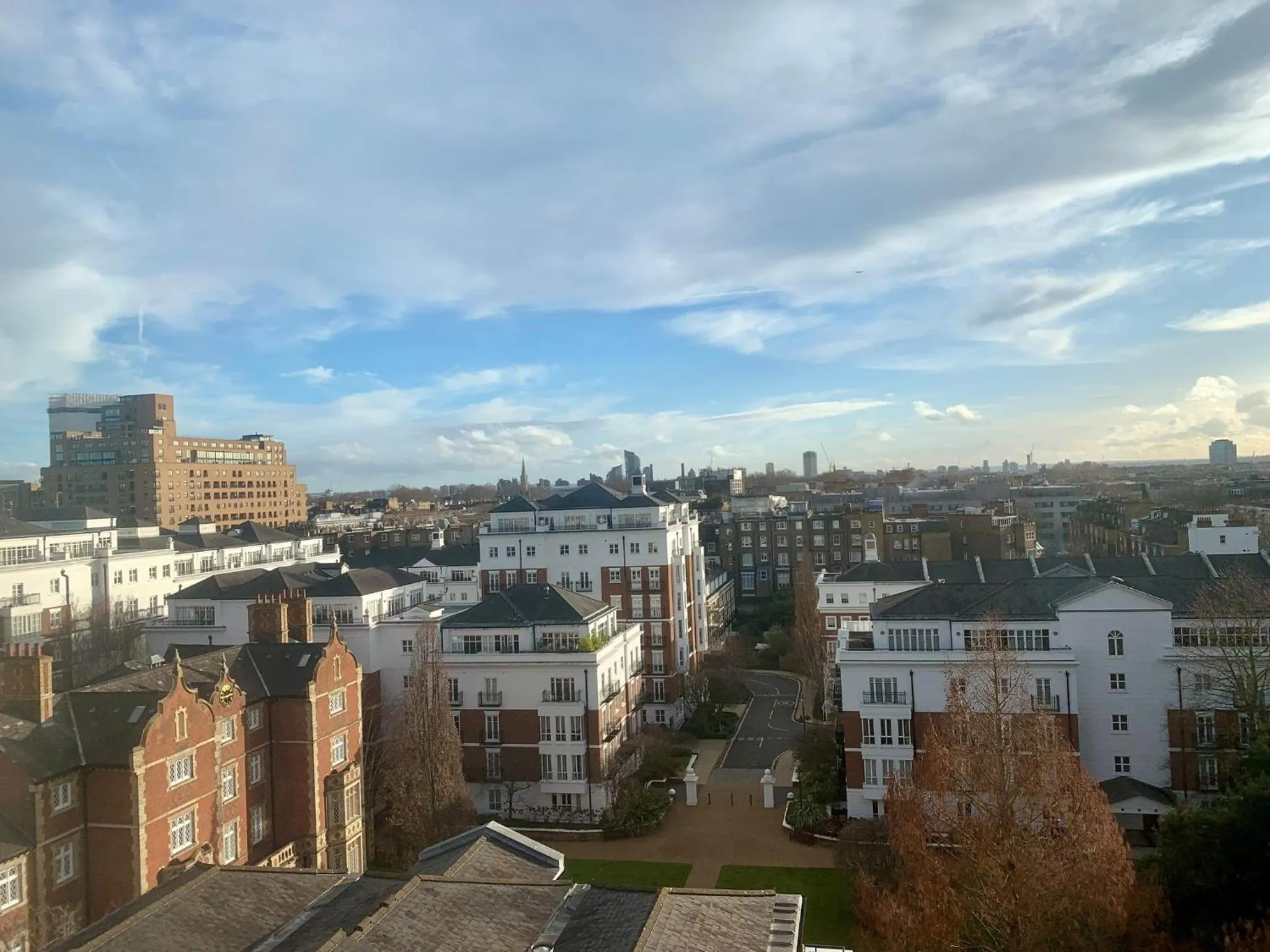 Photo of the whole room in Holiday Inn London Kensington High St. by IHG