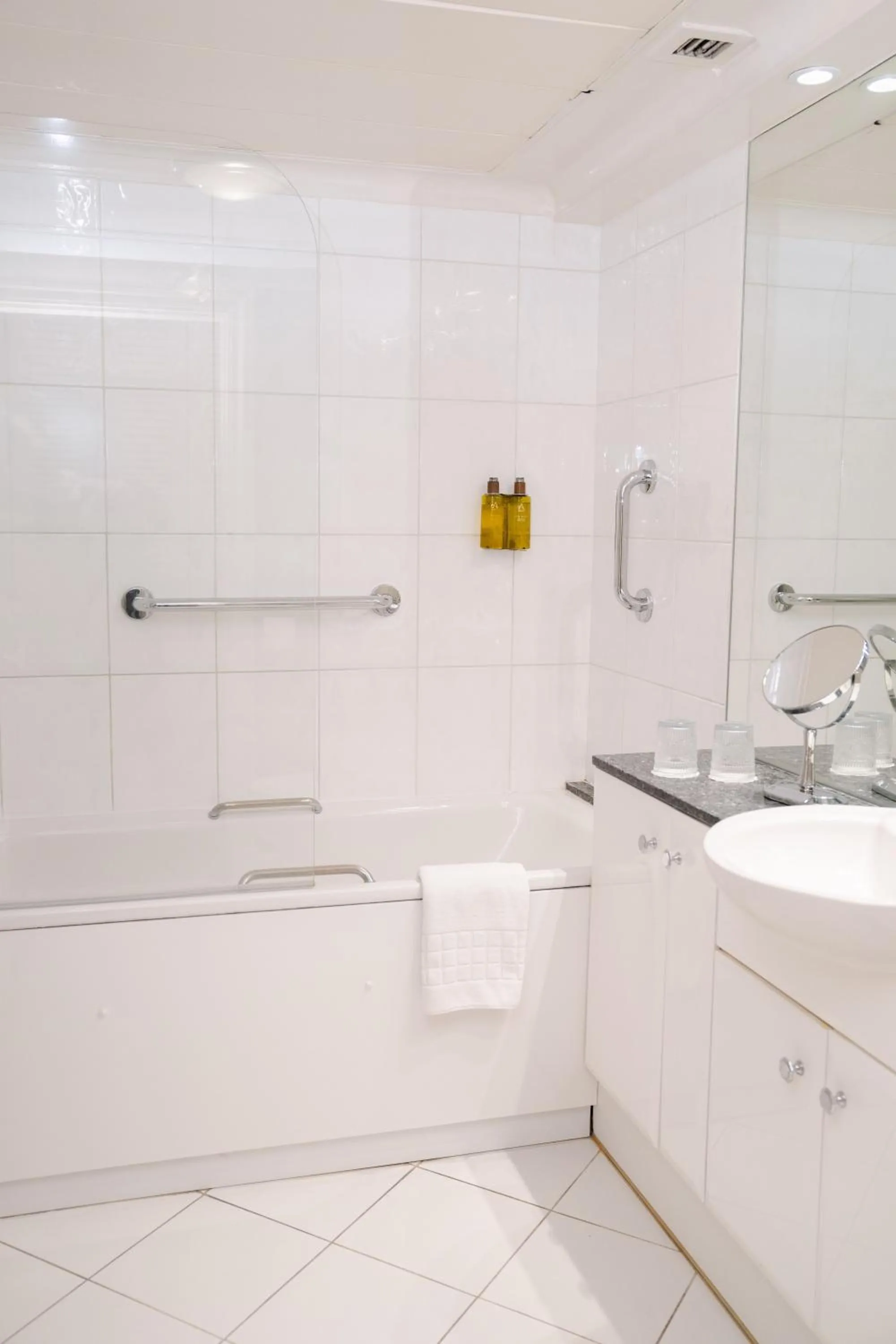 Bathroom in 9 Hertford Street - 4 Stars VisitEngland