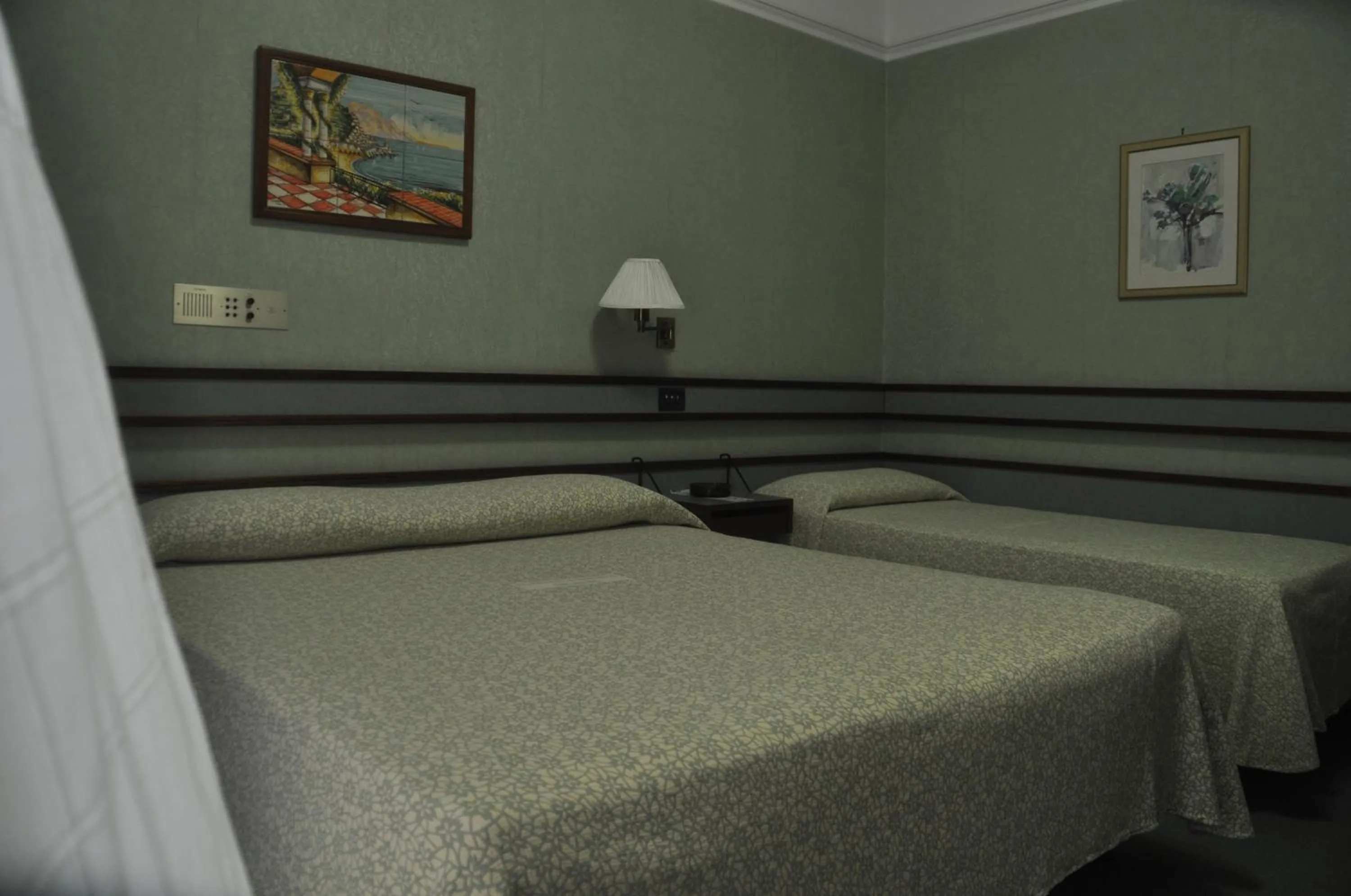 Photo of the whole room, Bed in Albergo Fiorenza