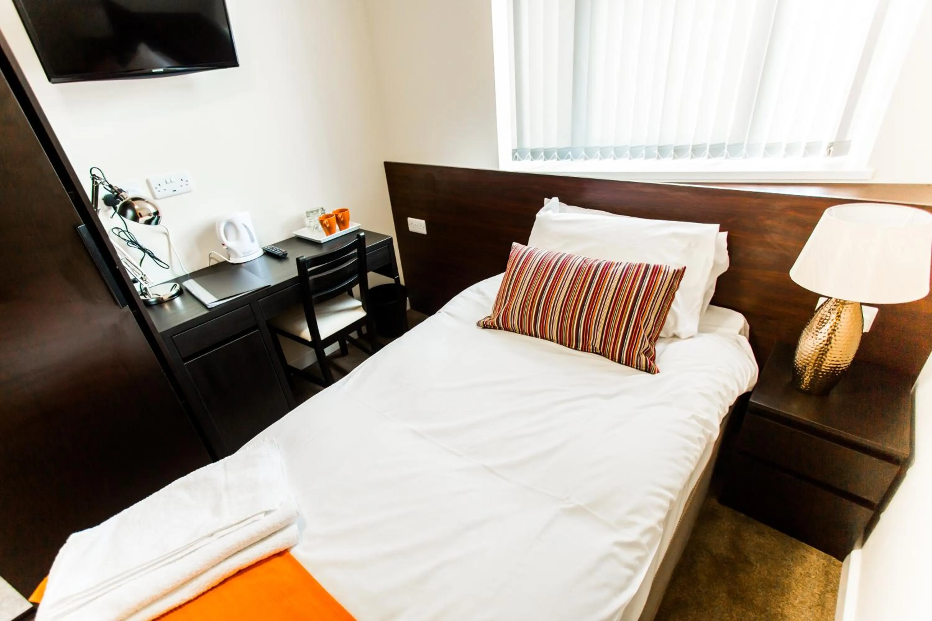 Shower, Bed in Whiteley Mill