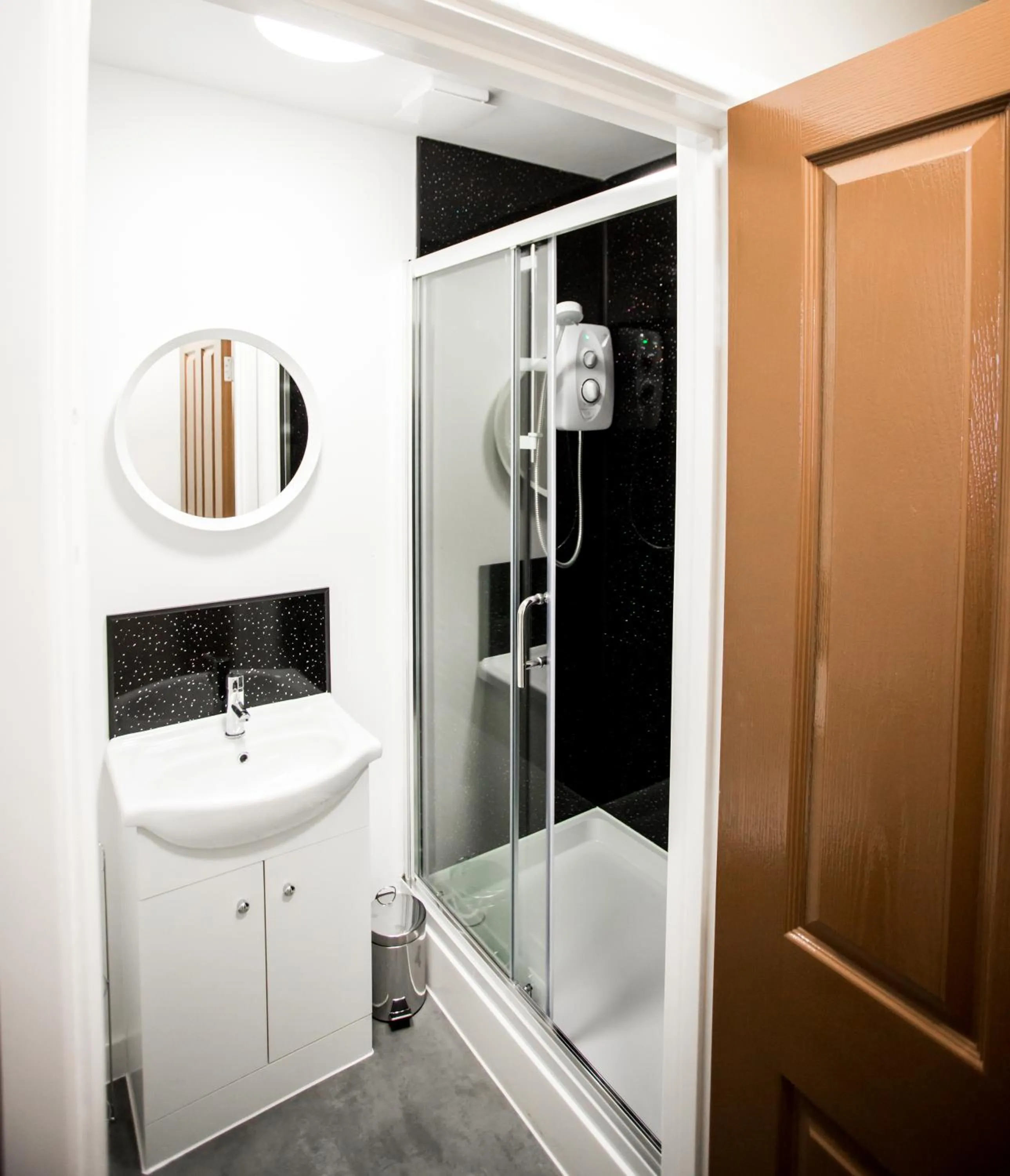 Shower in Whiteley Mill