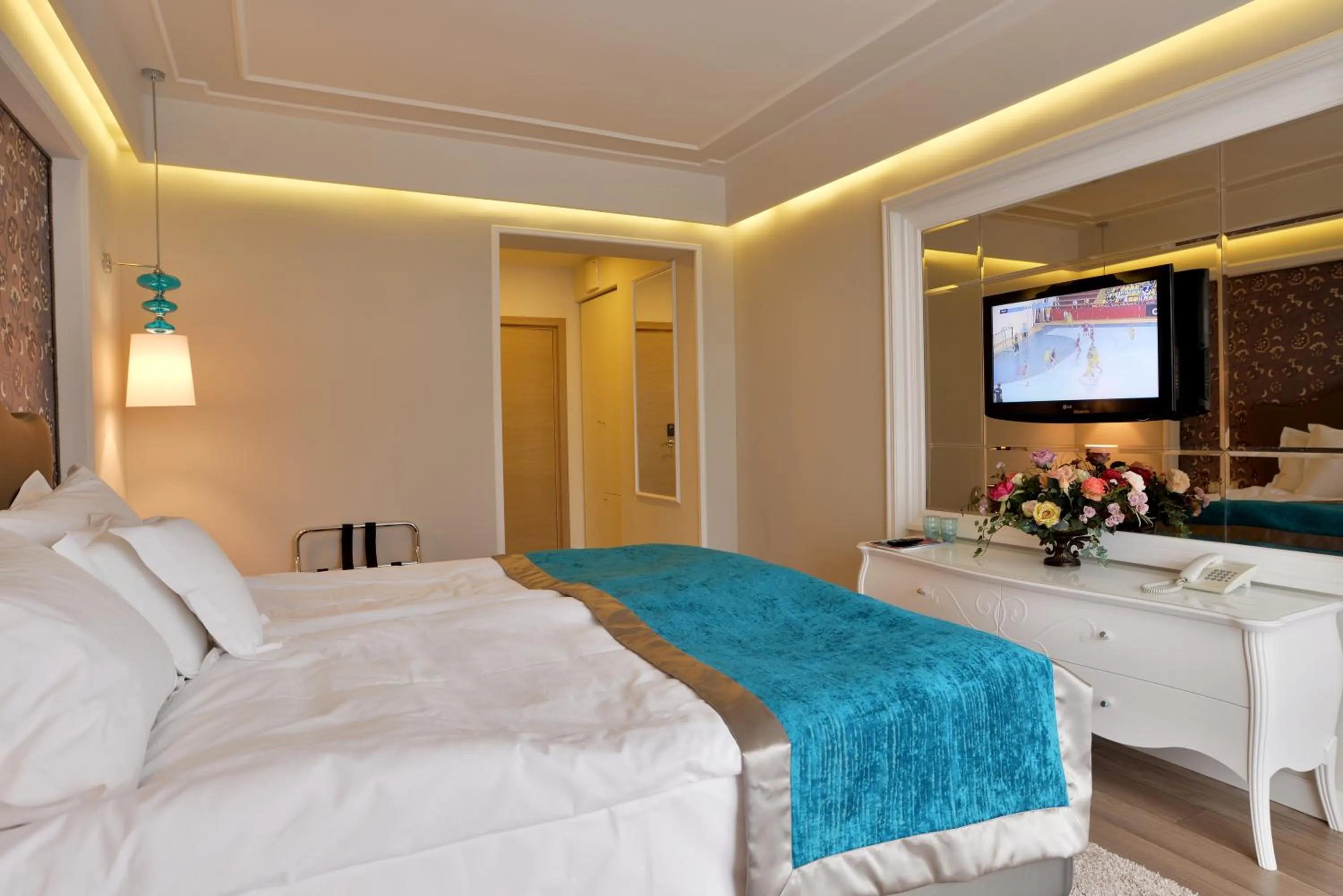 Photo of the whole room, Bed in Hotel Dragului