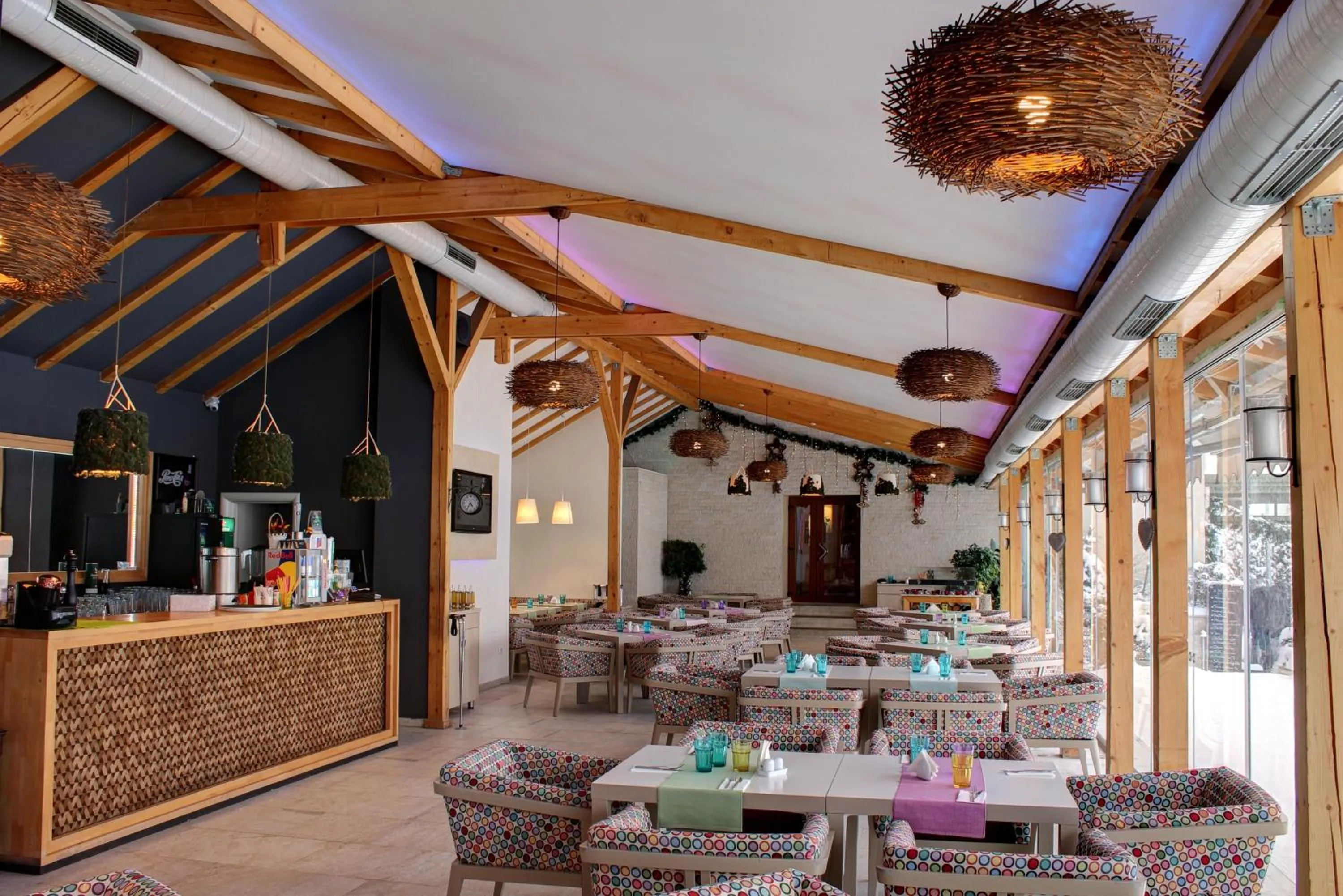 Restaurant/places to eat in Hotel Dragului