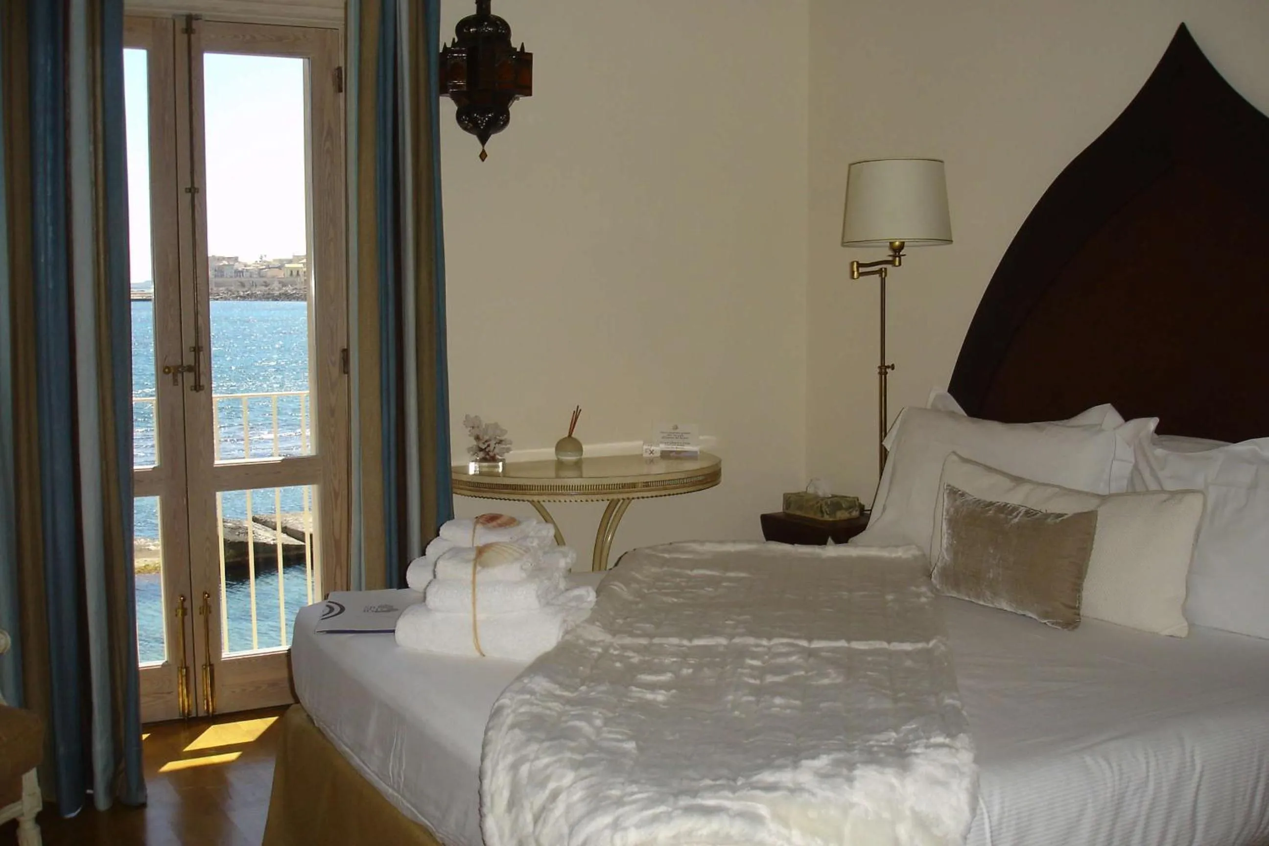 Bed in Musciara Siracusa Resort