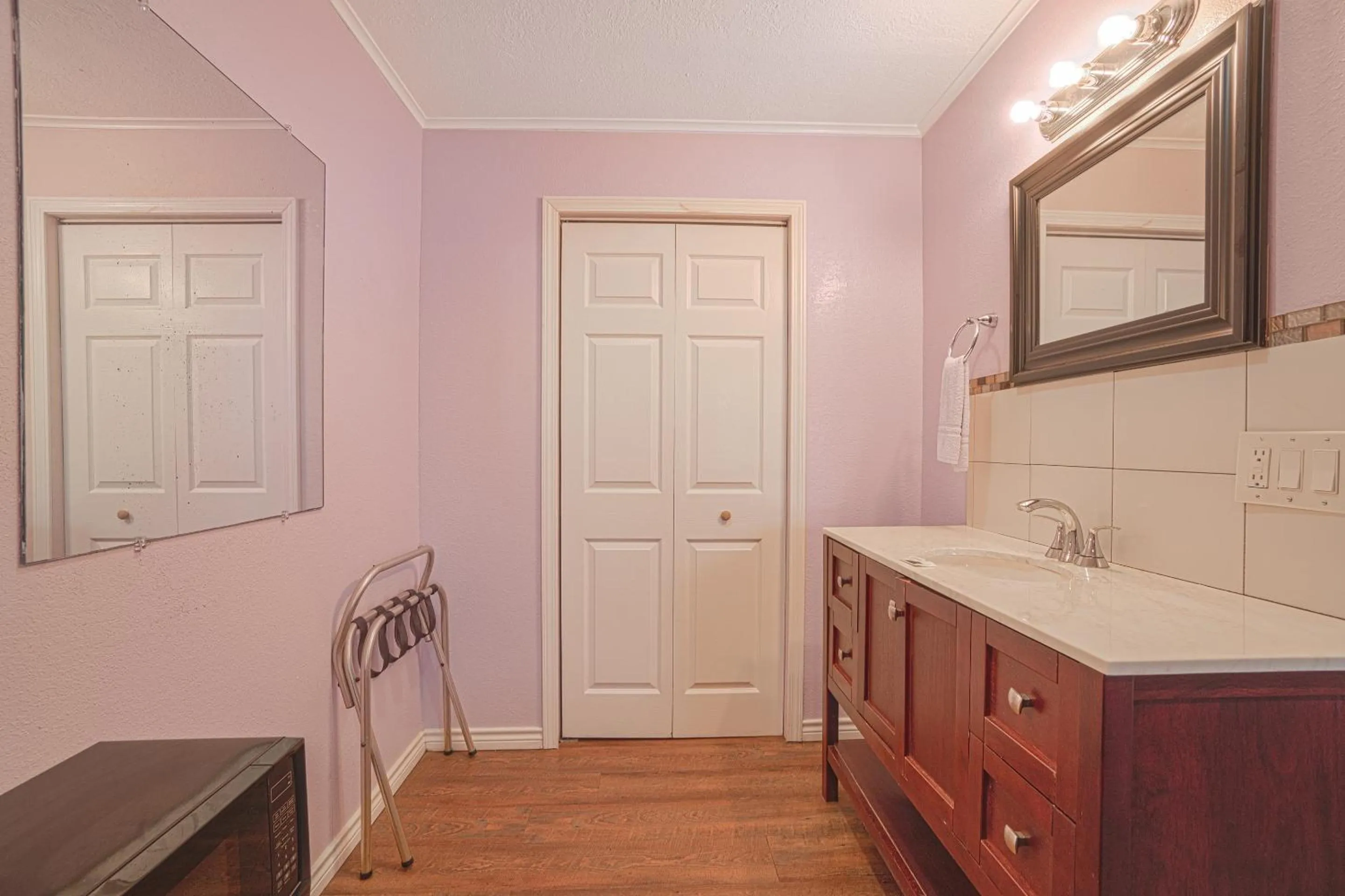 Bedroom in Monterrey Motel Padre Island, Corpus Christi BY OYO