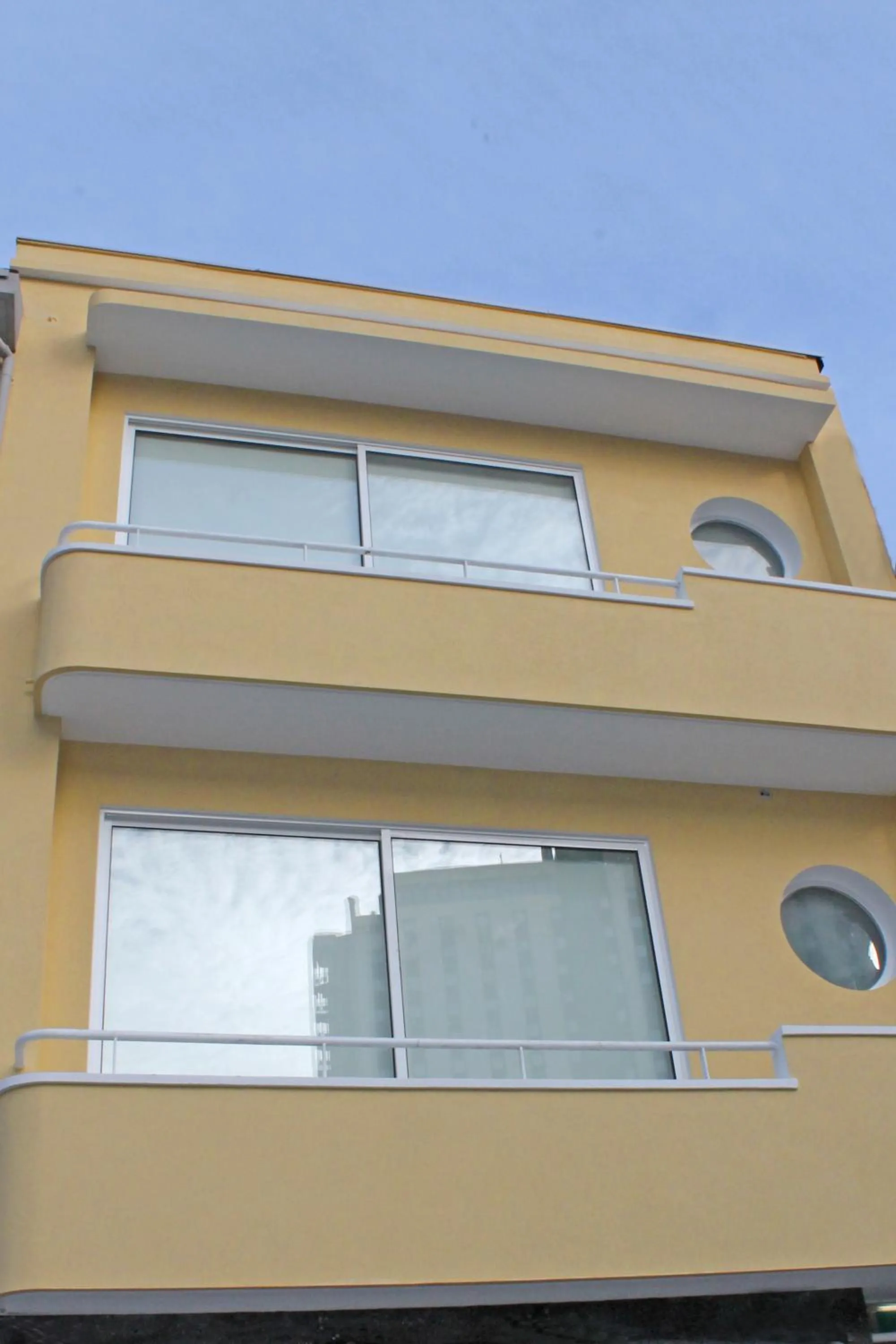 Facade/entrance in Monte Carlo Love Porto