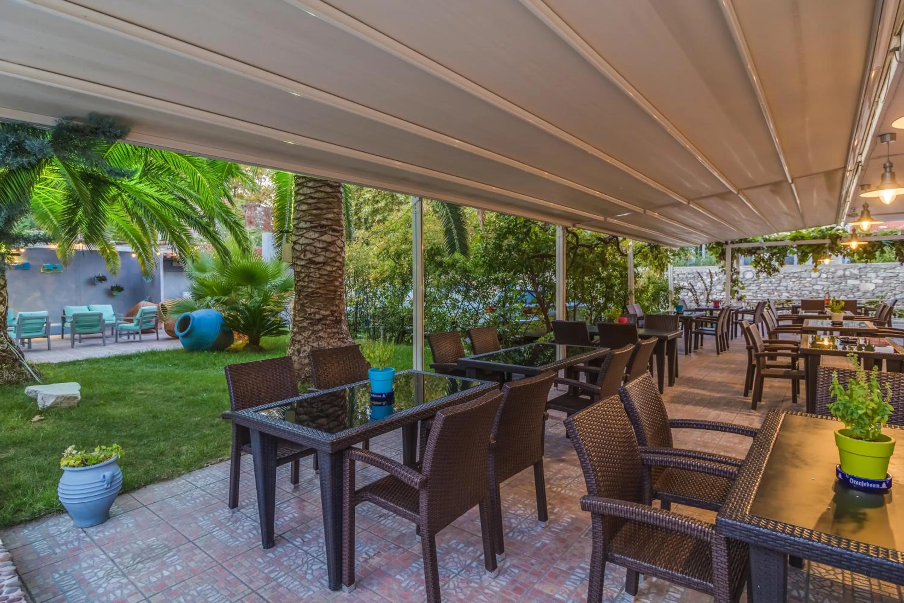 Restaurant/places to eat in Hotel Pegasus-Adult Friendly